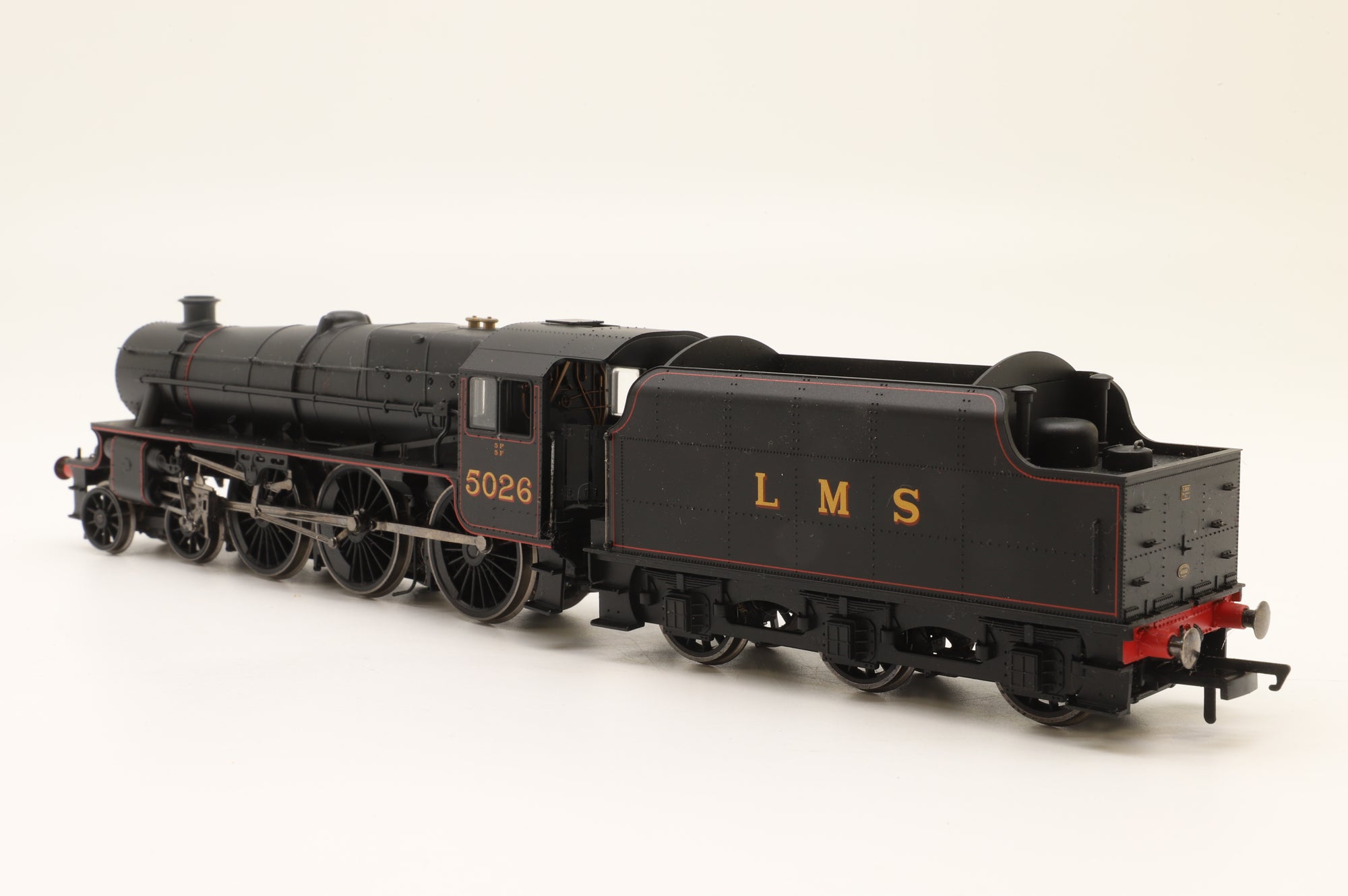 Hornby OO R2887M 'The Thames-Forth Express' Train Set Incl. Black 5 No.5026 & 3x Stanier Coaches