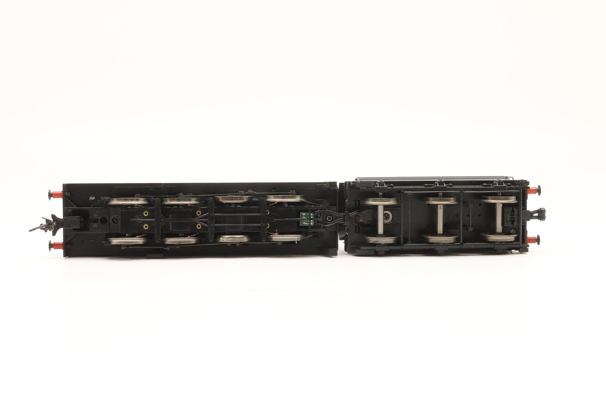 Bachmann OO 31-457A Class G2A '49064' BR Black Late Crest with Tender Back Cab, DCC Sound