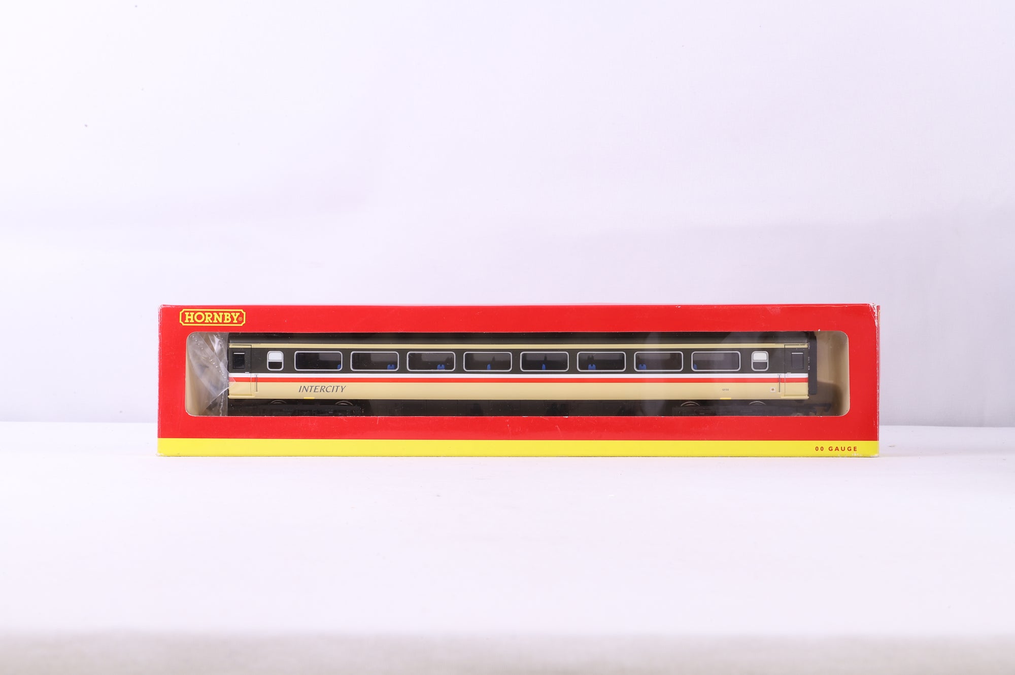 Hornby OO R2702 Class 43 HST Set w/ 4x Mk3s in BR Intercity Executive/Swallow Livery