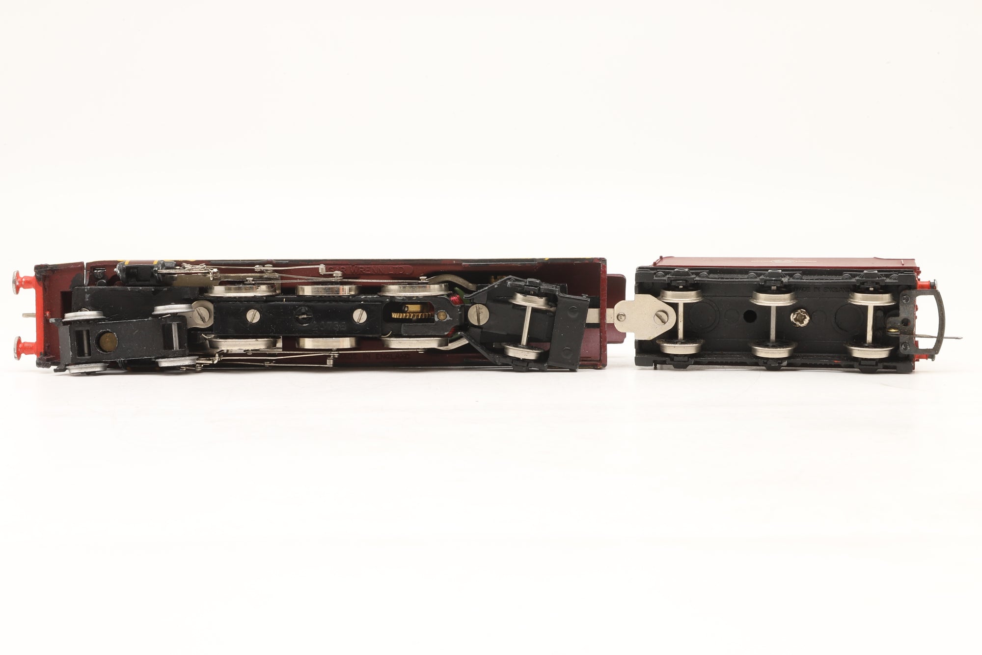 Wrenn OO W2226 Duchess Class '46245' BR Maroon L/C