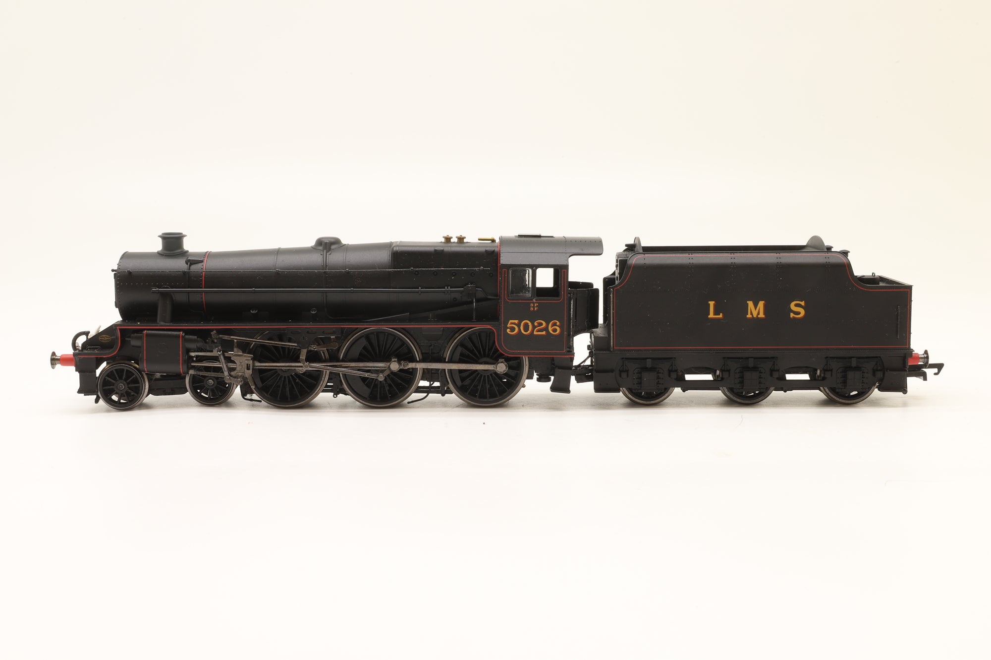 Hornby OO R2887M 'The Thames-Forth Express' Train Set Incl. Black 5 No.5026 & 3x Stanier Coaches