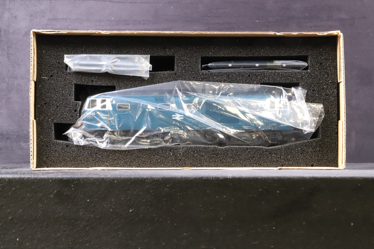 Heljan OO 3502 Class 35 D7036 in Early BR Blue