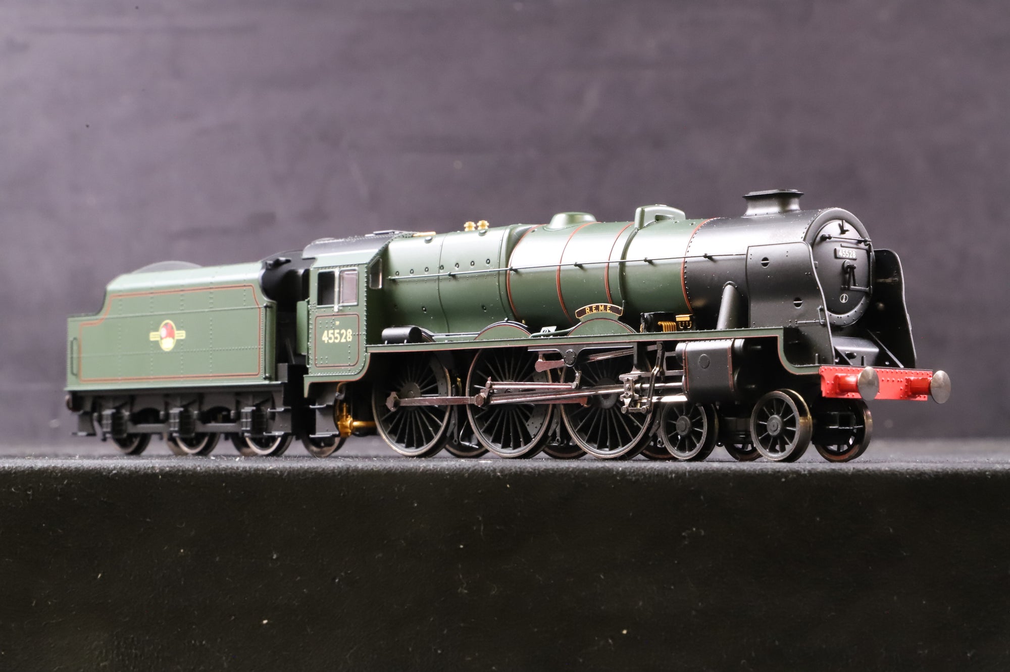 Hornby OO R2727 Patriot Class 4-6-0 '45528' 'R.E.M.E.' BR Green L/C