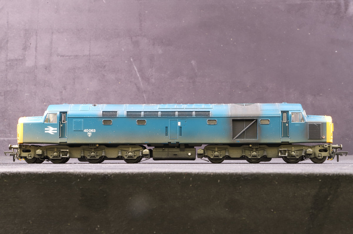 Bachmann OO 32-490SF Class 40 Diesel &#39;40063&#39; BR Blue Weathered DCC Sound