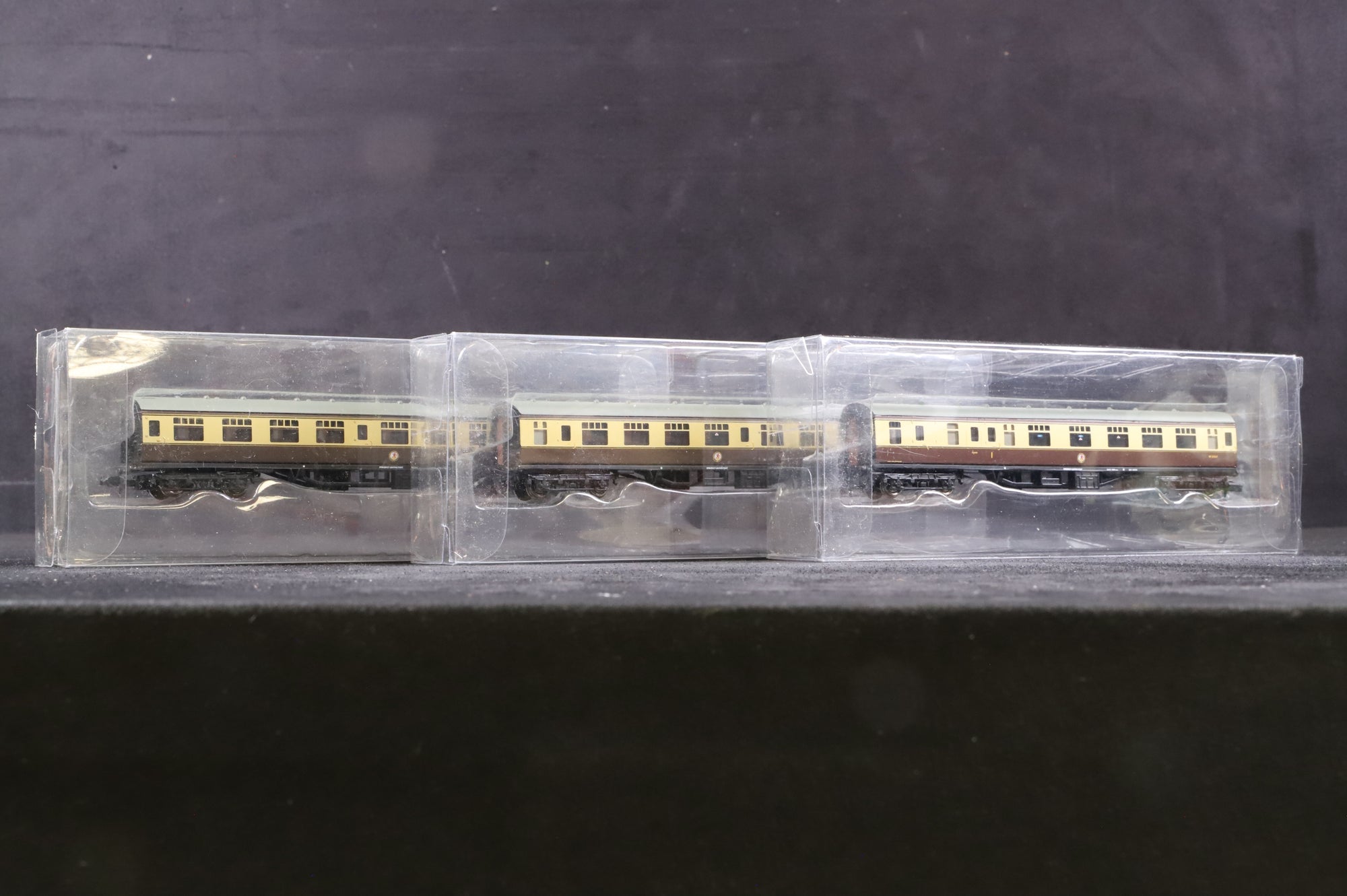 Graham Farish N Gauge Rake of 3 Mk1s in BR(W) Choc/Cream