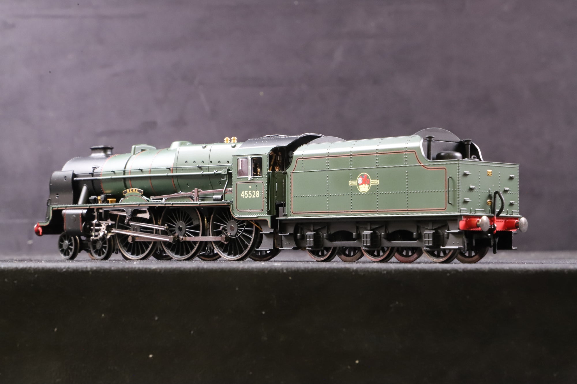 Hornby OO R2727 Patriot Class 4-6-0 '45528' 'R.E.M.E.' BR Green L/C