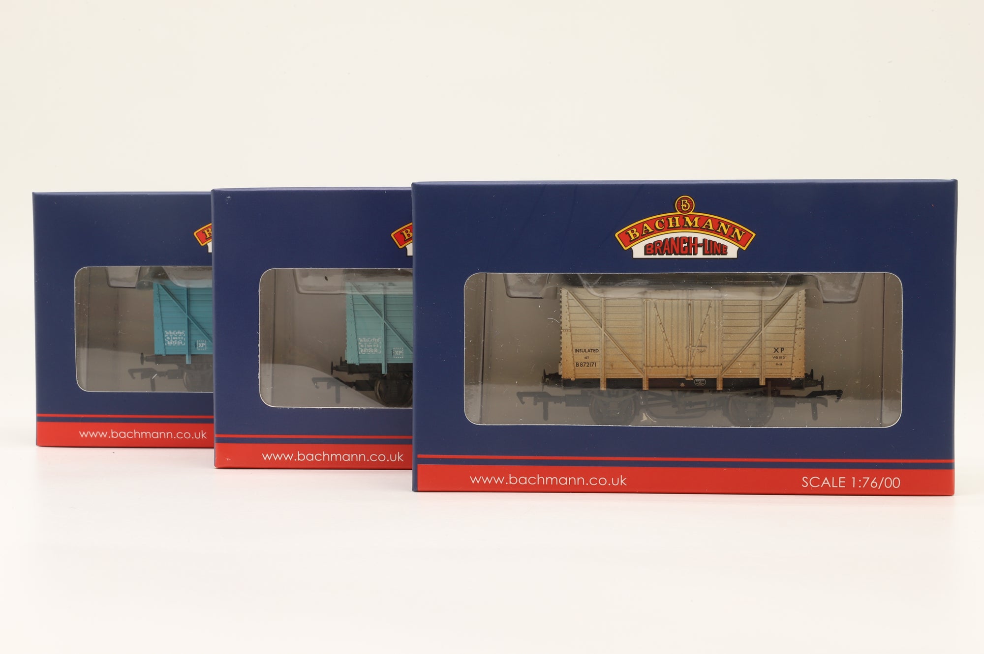 Bachmann OO Rake Of 3 BR Insulated Vans Inc. 38-191C, 38-190A & 38-190B