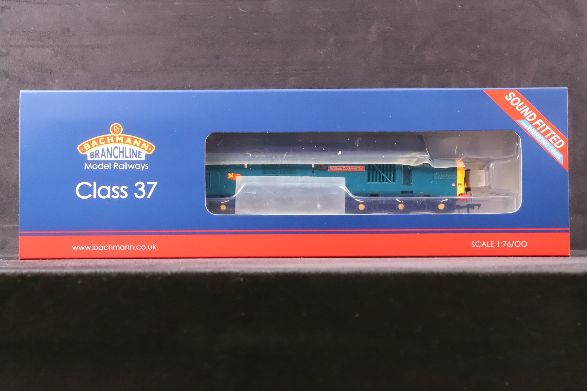 Bachmann OO 35-302ZSFX Class 37 37207 'William Cookworthy' in BR Blue w/ 'Cornish Railways' Decals - DCC Sound