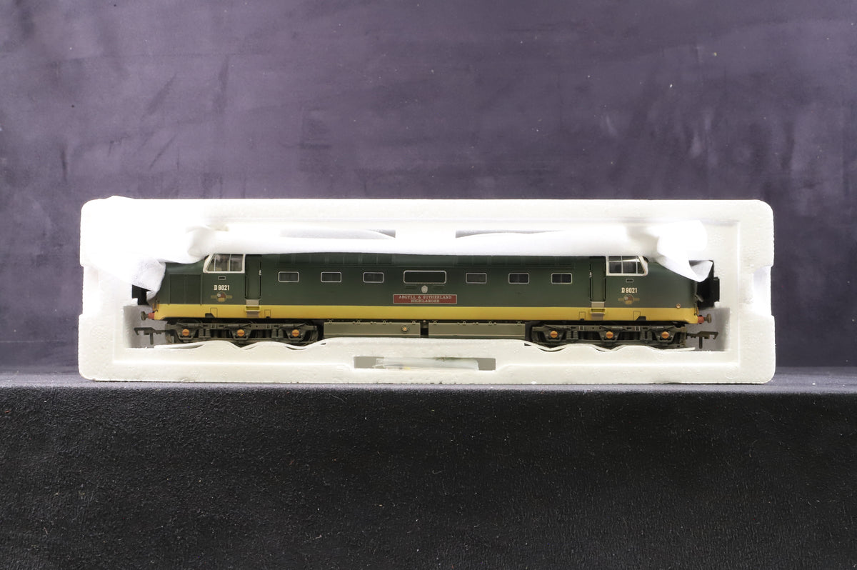 Bachmann OO 32-525Y Class 55 Deltic &#39;D9021&#39; &#39;Argyll &amp; Sutherland&#39; BR Green Weathered