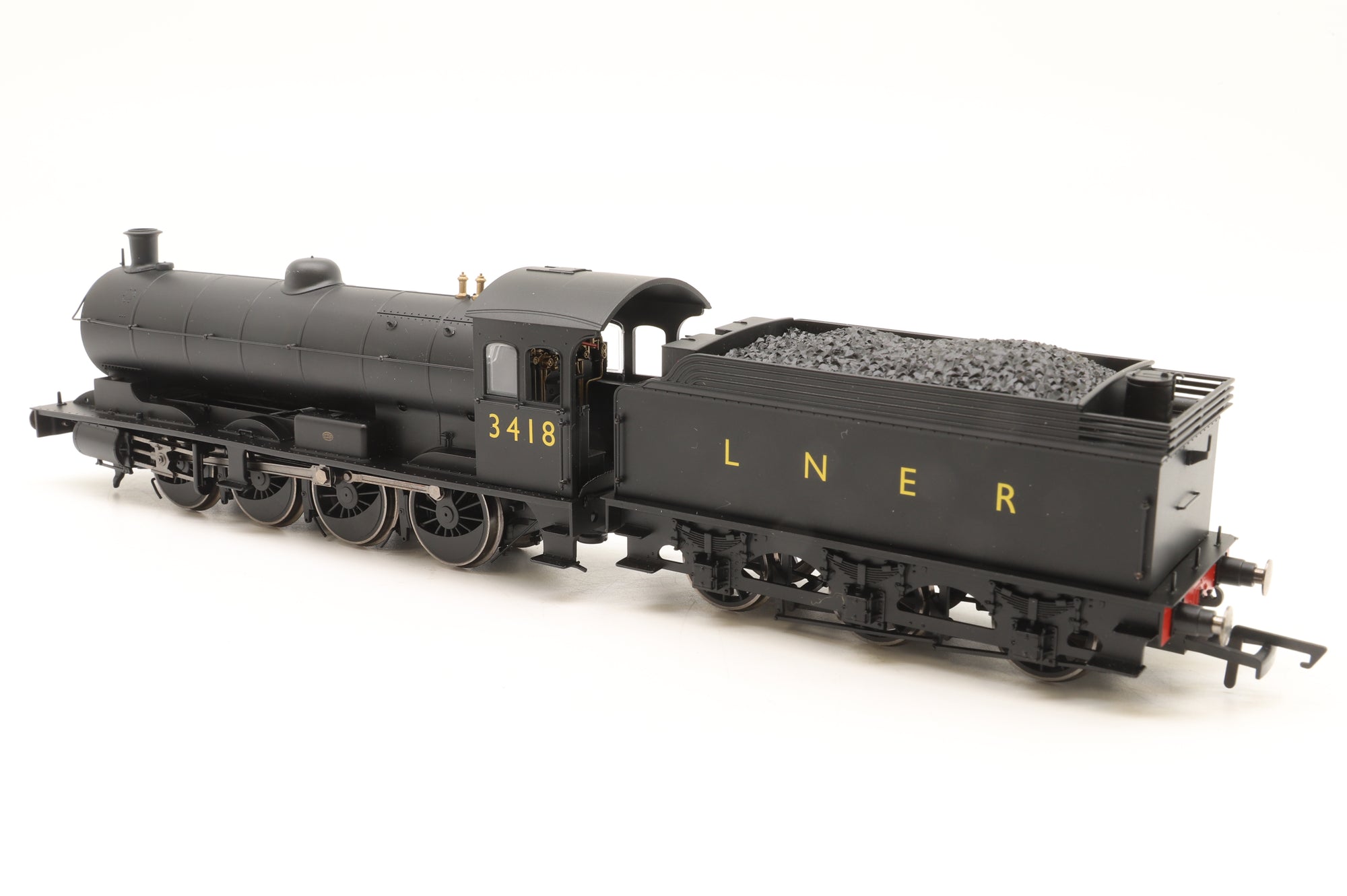 Hornby OO R3424 Class Q6 Raven 0-8-0 '3418' LNER Black w/Gill Sans Lettering, DCC Fitted