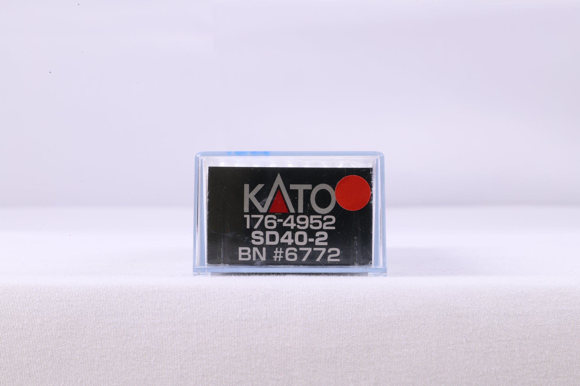 Kato N 176-4952 SD40-2 BN '6772'
