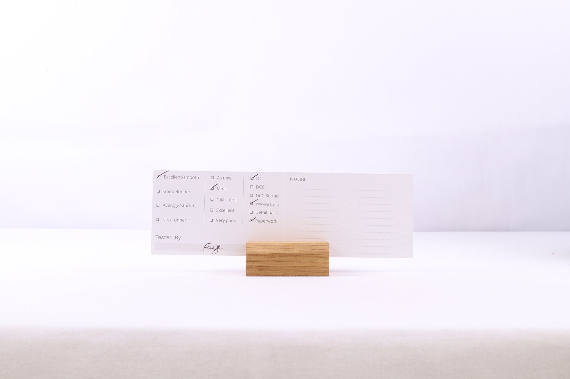 Hornby OO R2702 Class 43 HST Set w/ 4x Mk3s in BR Intercity Executive/Swallow Livery