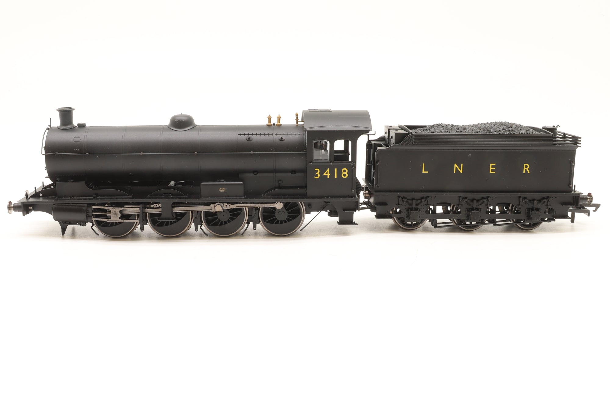 Hornby OO R3424 Class Q6 Raven 0-8-0 '3418' LNER Black w/Gill Sans Lettering, DCC Fitted