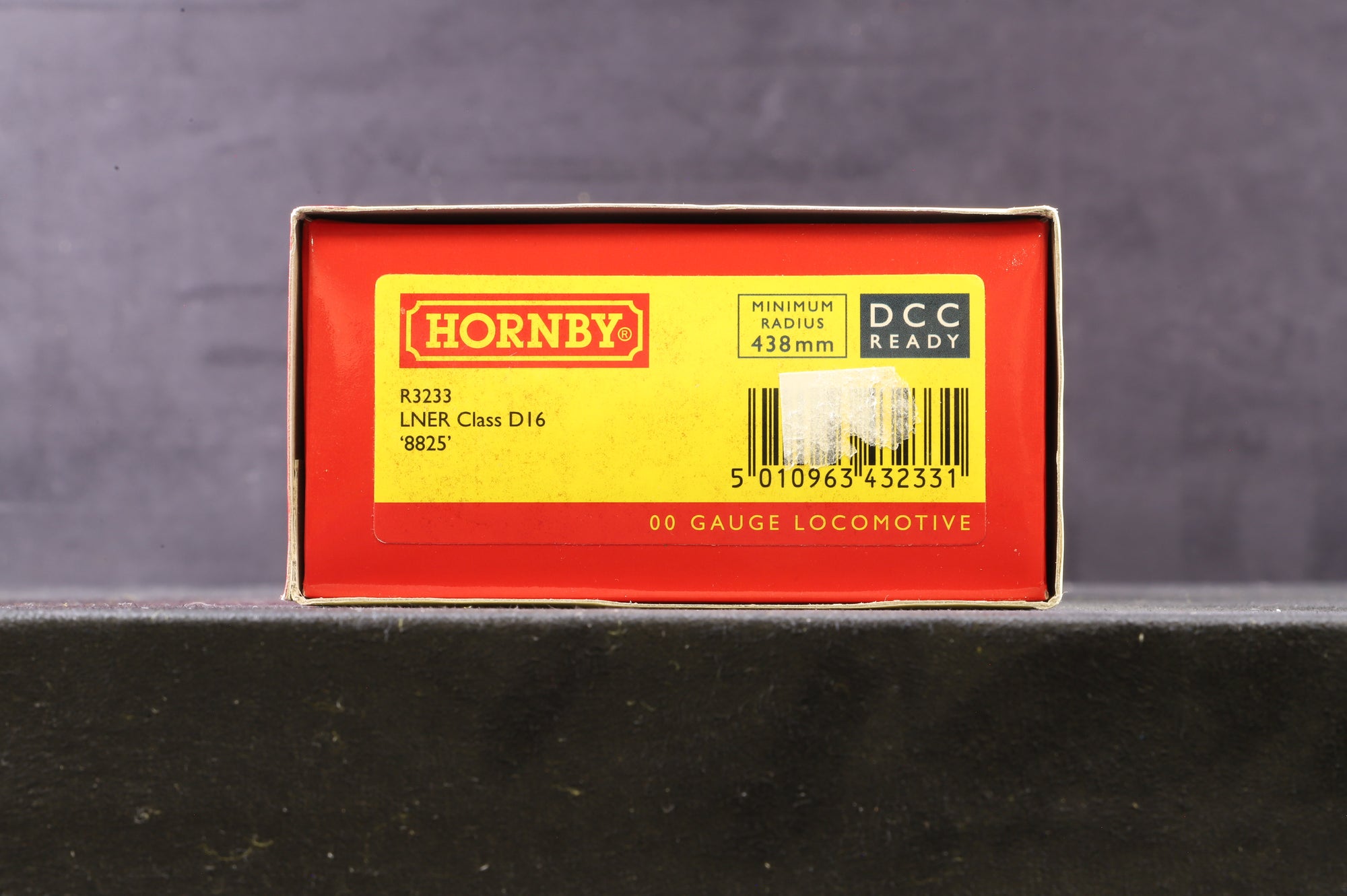 Hornby OO R3233 Class D16 8825 in Lined LNER Black