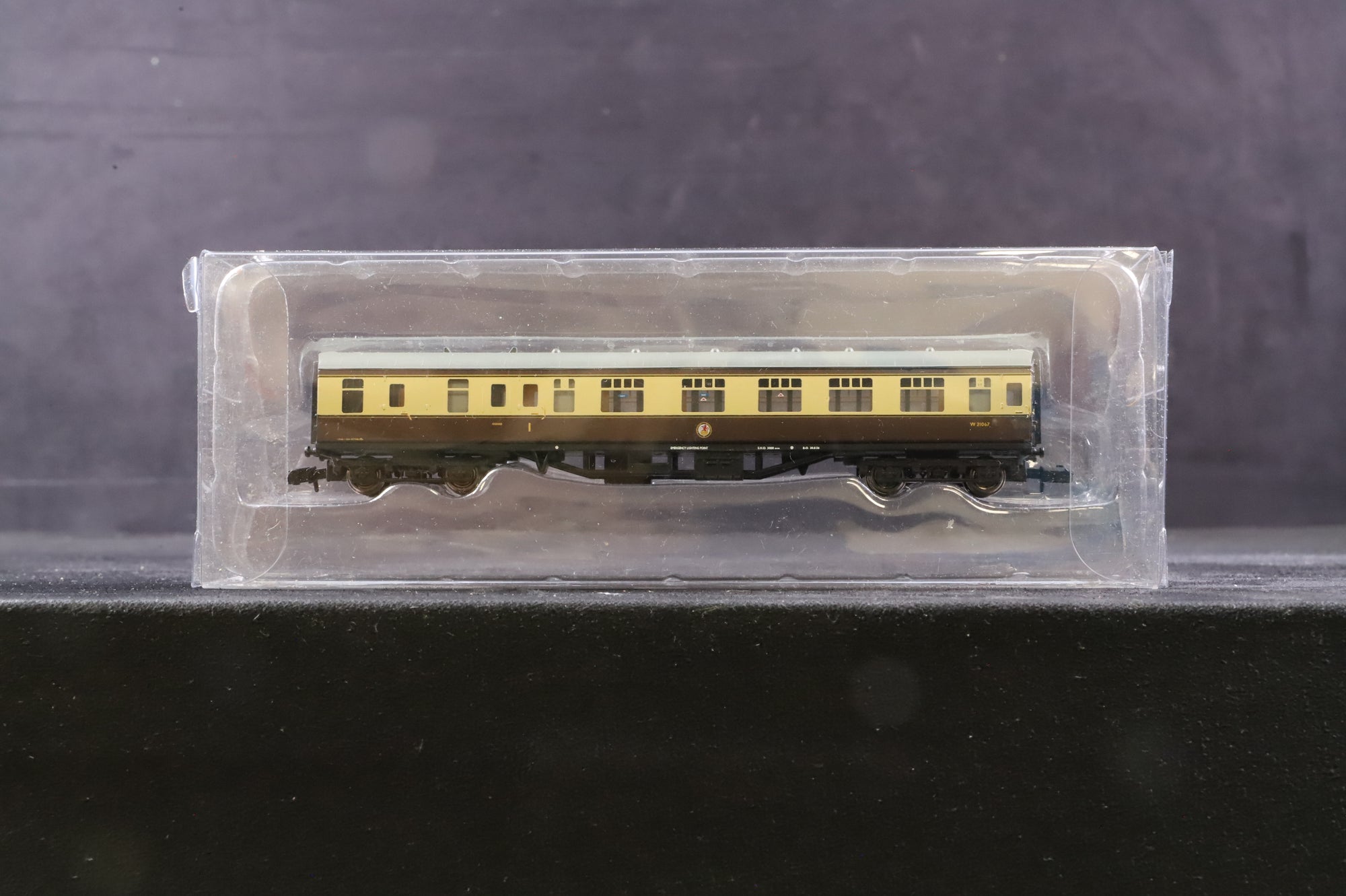 Graham Farish N Gauge Rake of 3 Mk1s in BR(W) Choc/Cream