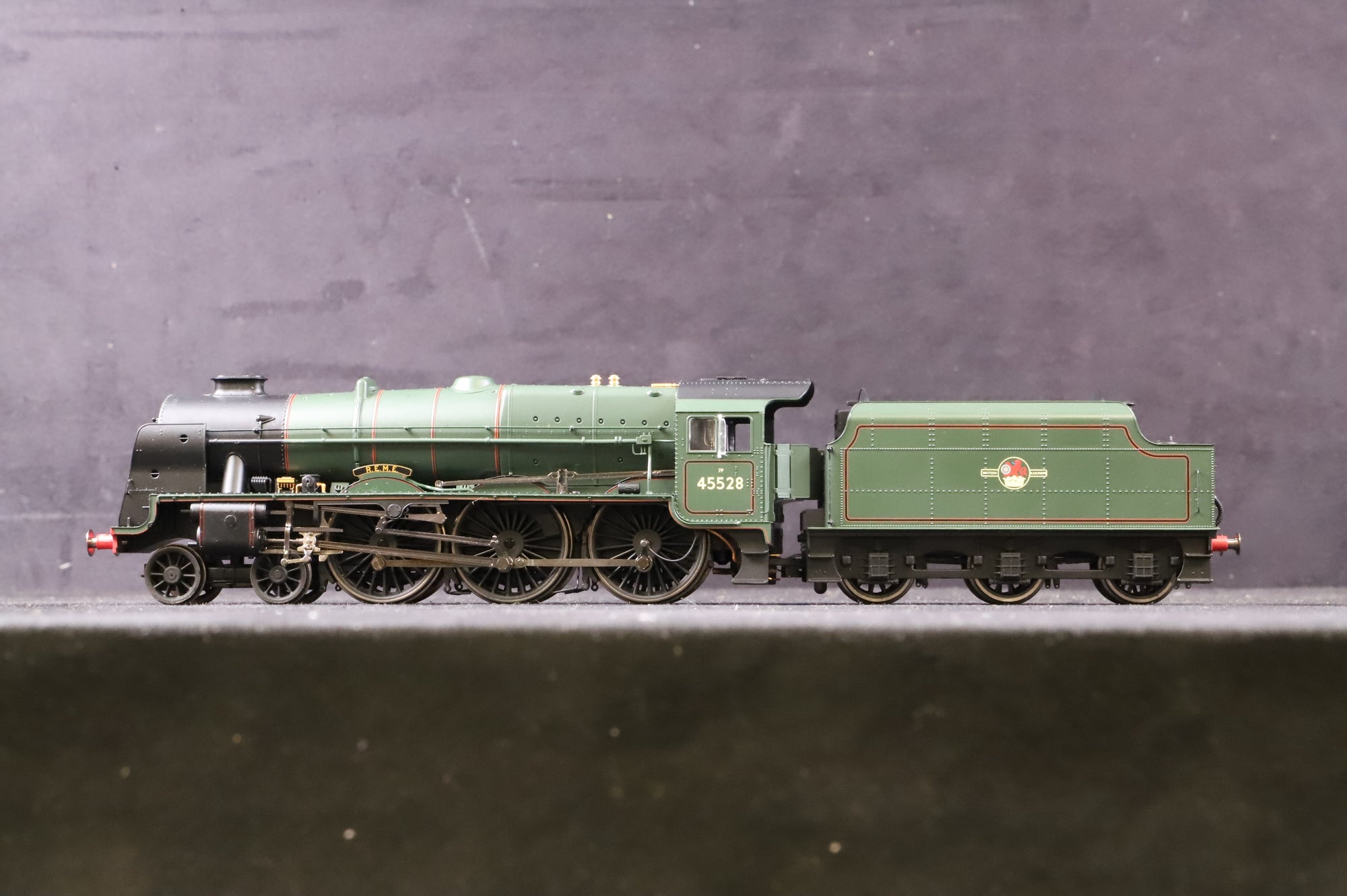Hornby OO R2727 Patriot Class 4-6-0 '45528' 'R.E.M.E.' BR Green L/C