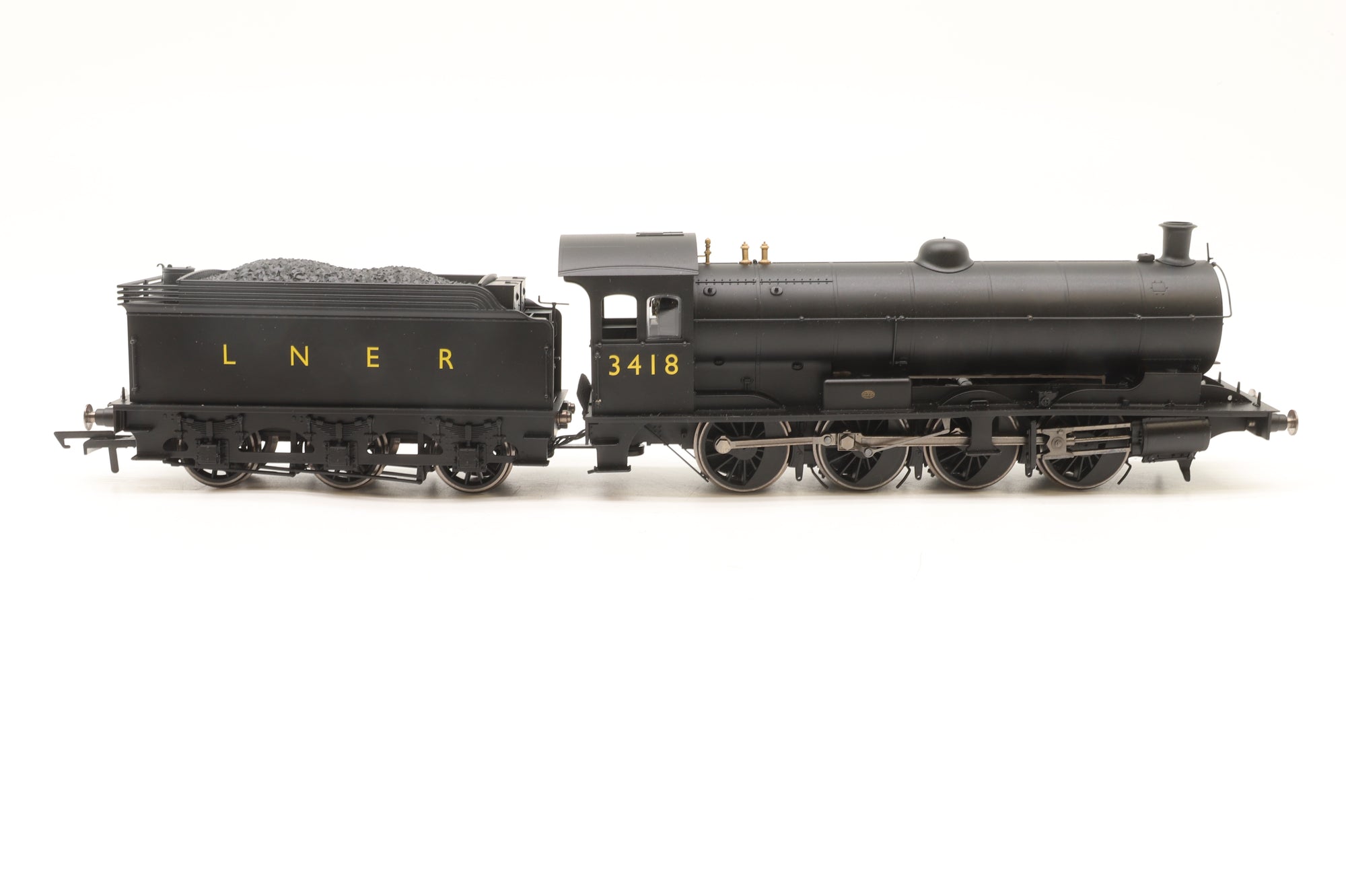 Hornby OO R3424 Class Q6 Raven 0-8-0 '3418' LNER Black w/Gill Sans Lettering, DCC Fitted