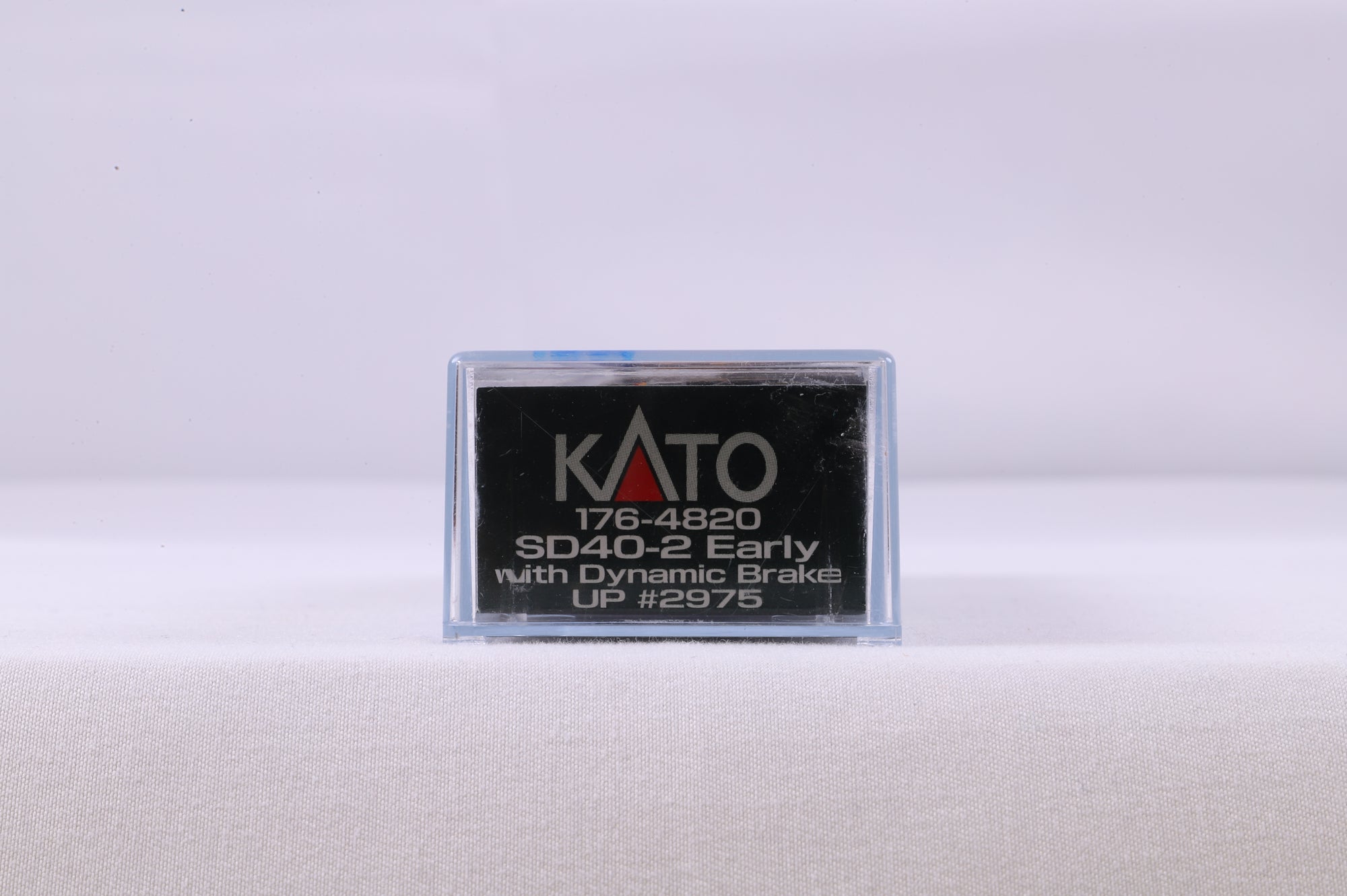 Kato N 176-4820 SD40-2 Early with Dynamic Brake UP '2975'