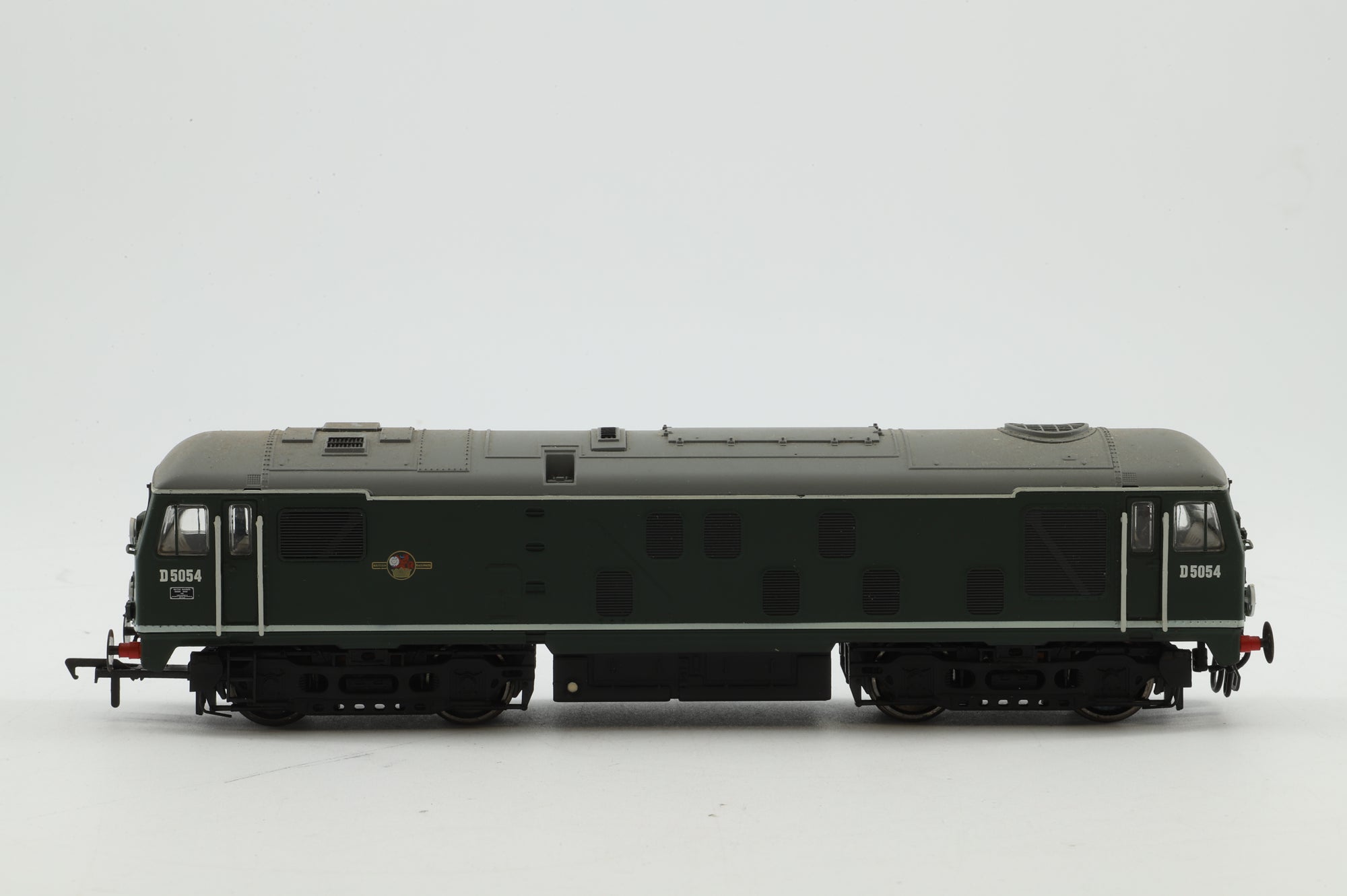 Bachmann OO 32-426 Class 24 D5054 in BR Green