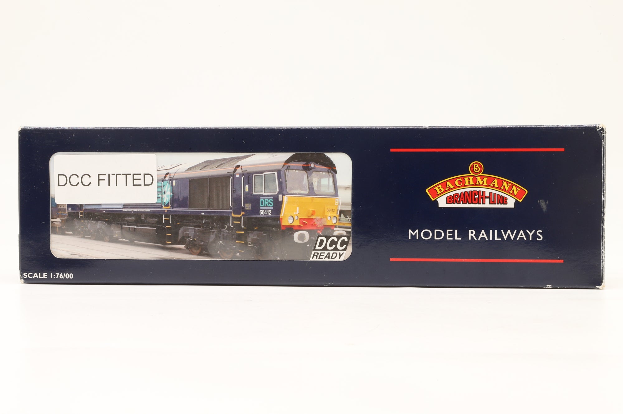 Bachmann OO 32-978 Class 66/9 Diesel '66725' 'Sunderland AFC' First/ GBRf DCC Fitted