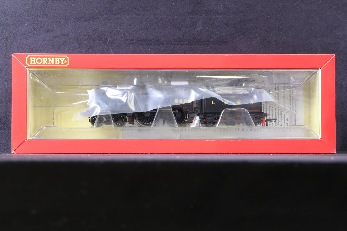 Hornby OO R3233 Class D16 8825 in Lined LNER Black
