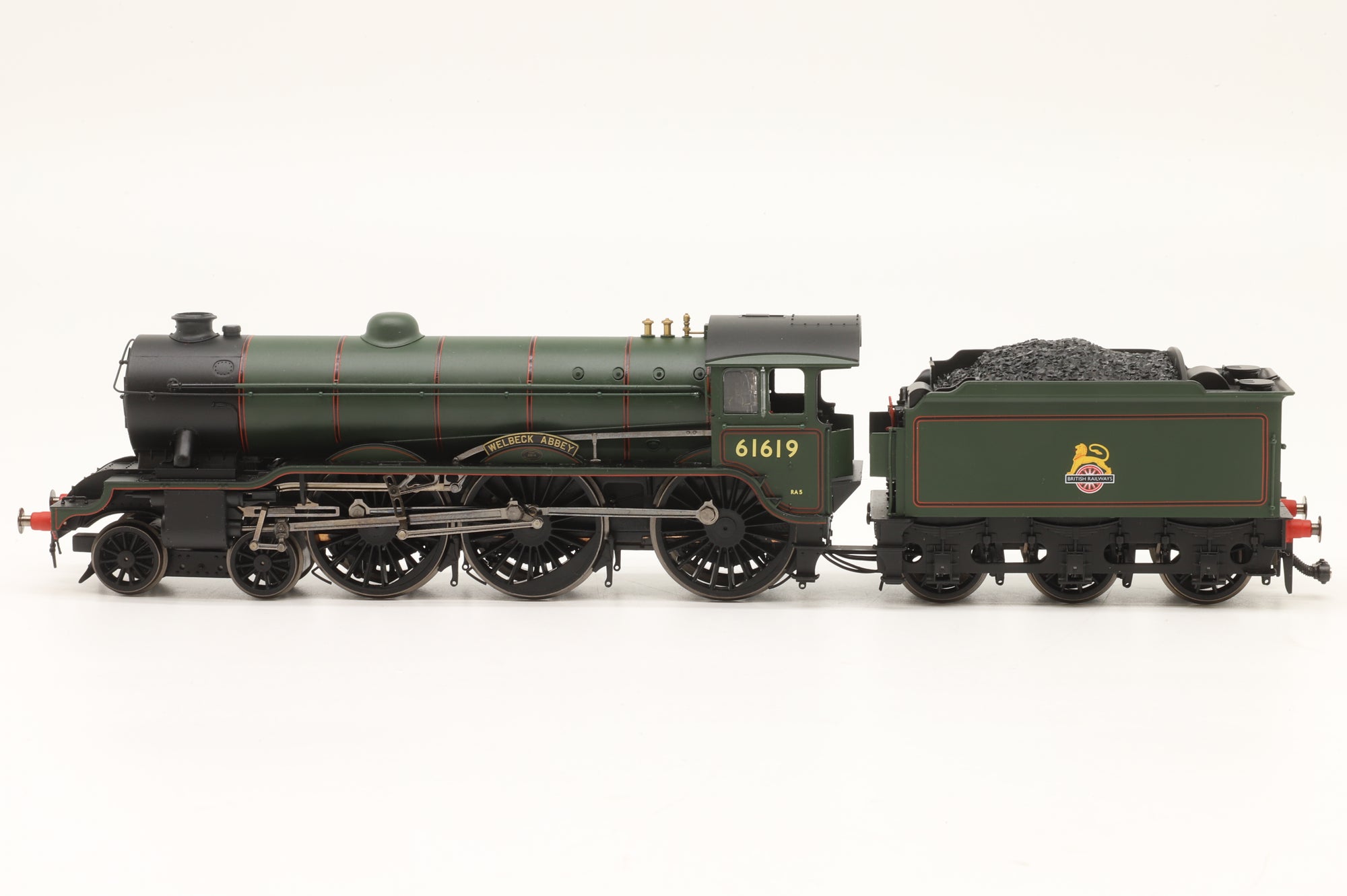Hornby OO R3448 B17/2 No.61619 'Welbeck Abbey' in Lined BR Green w/ Early Crests - DCC Sound