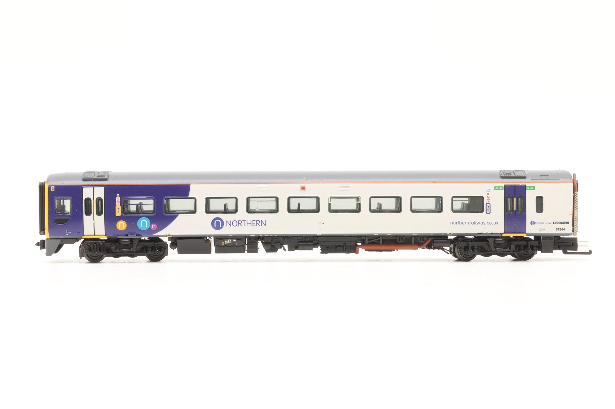 Graham Farish N 371-858SF Class 158 2 Car DMU '158 844' Northern DCC Sound
