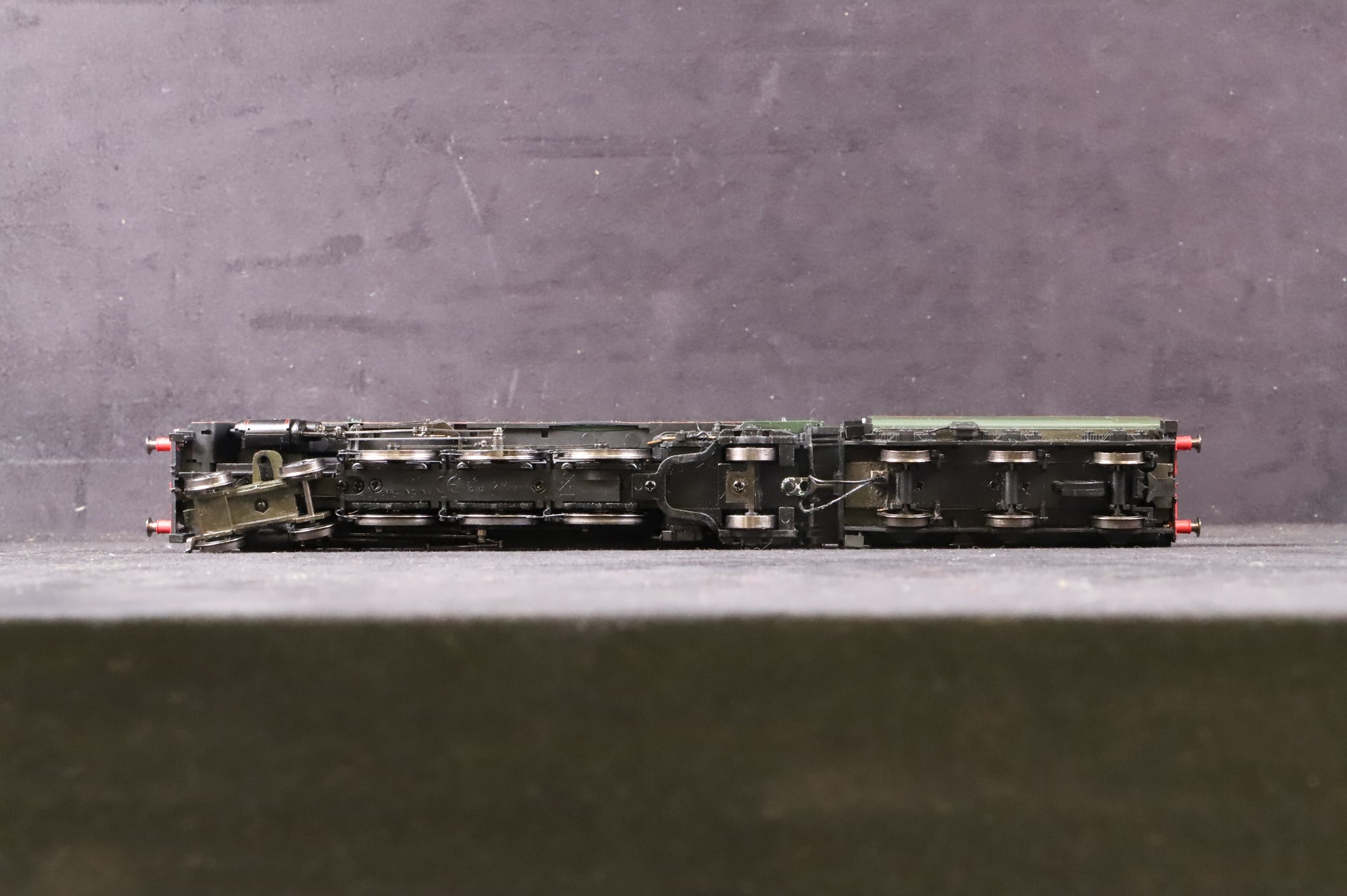 WORKSHOP Hornby OO R2562 Class 7MT Britannia Class '70000' 'Britannia' BR Green Repainted