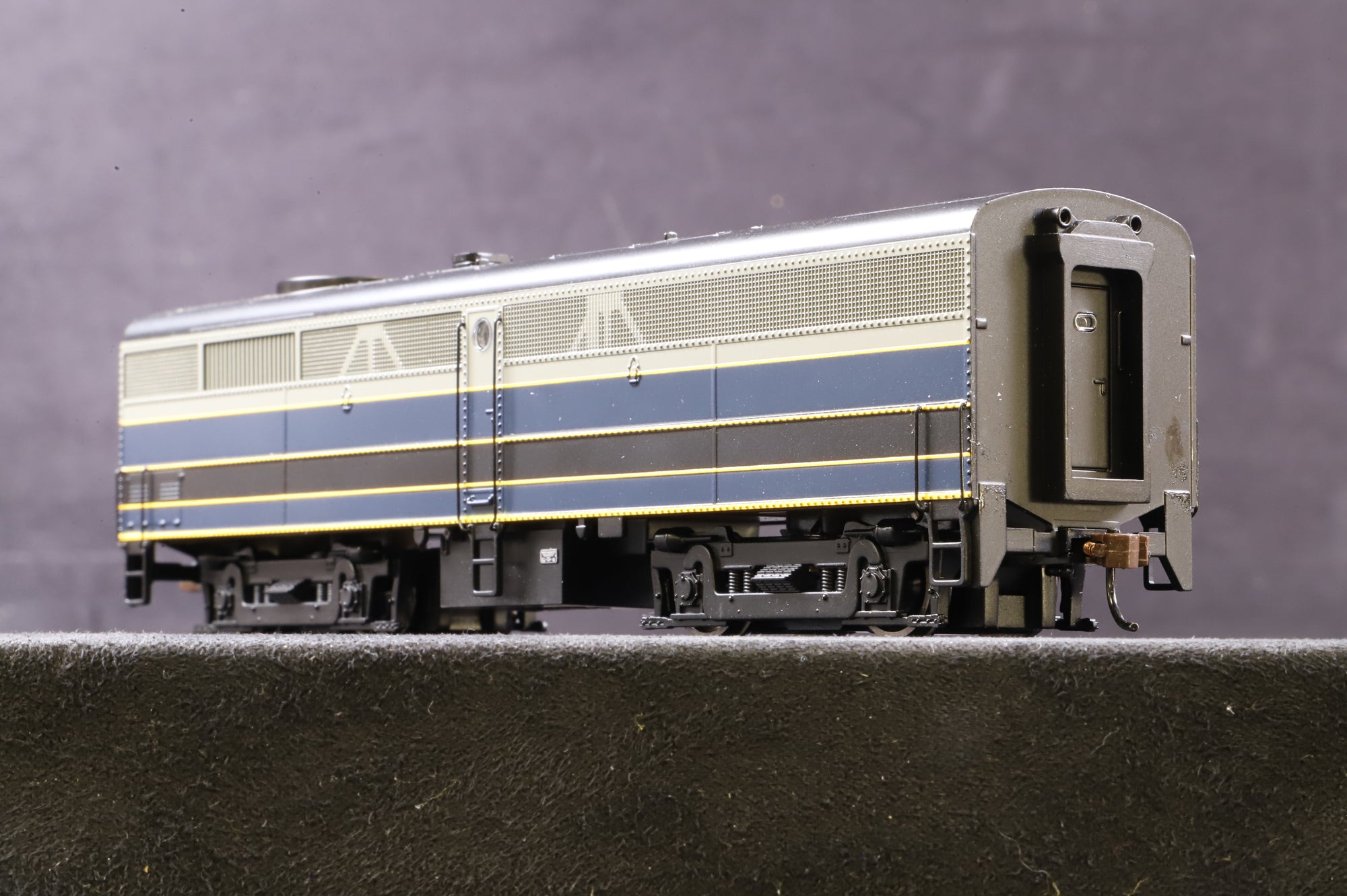 Bachmann HO 64805 Alco FB2 'B Unit' B&O DCC Fitted