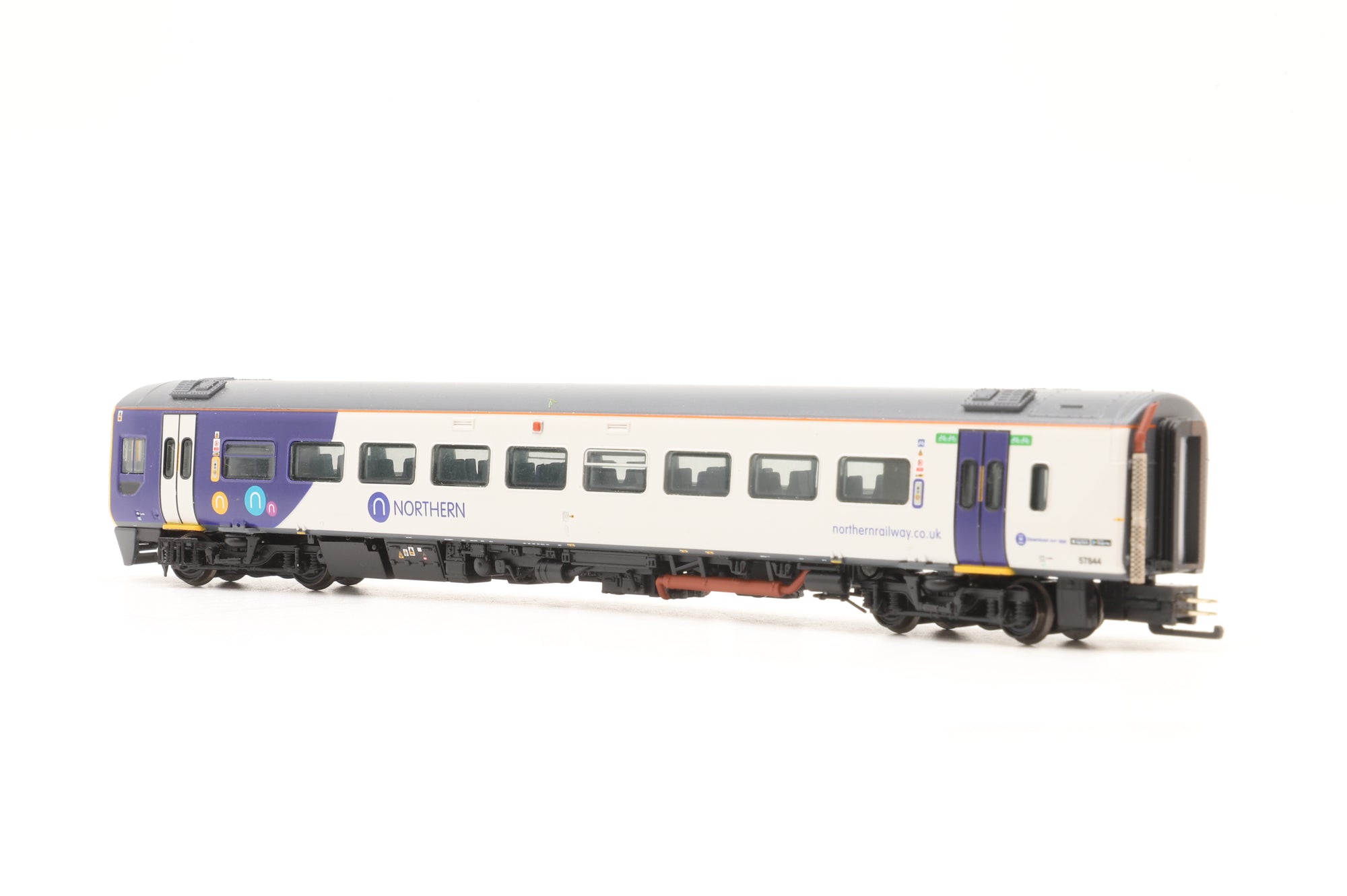 Graham Farish N 371-858SF Class 158 2 Car DMU '158 844' Northern DCC Sound