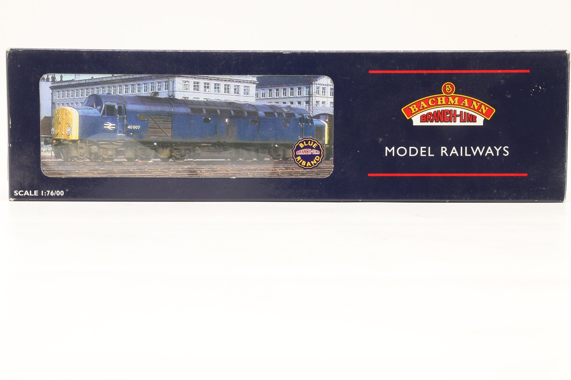 Bachmann OO 32-477 Class 40 No. D325 Split Head Code Green