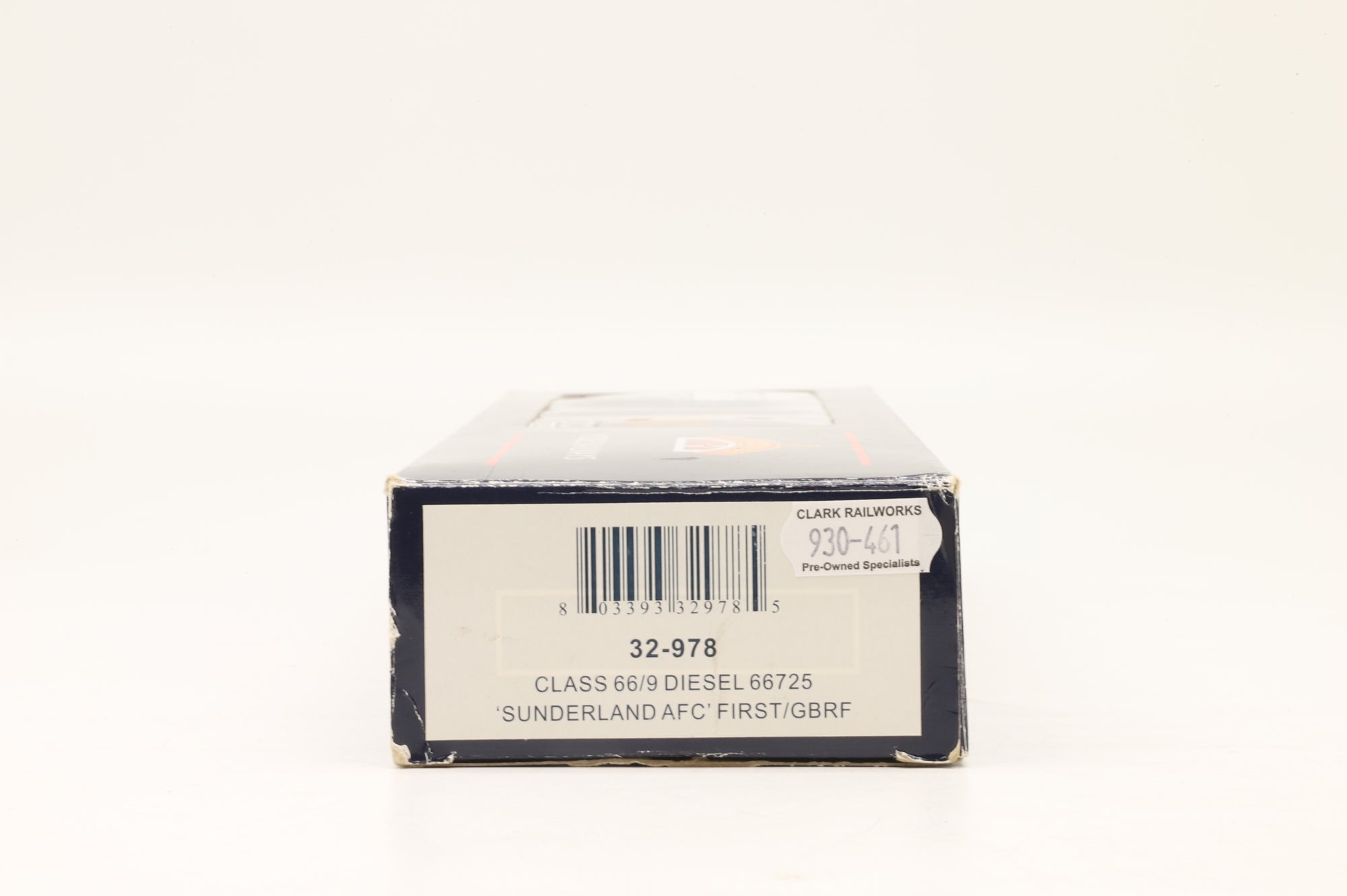 Bachmann OO 32-978 Class 66/9 Diesel '66725' 'Sunderland AFC' First/ GBRf DCC Fitted