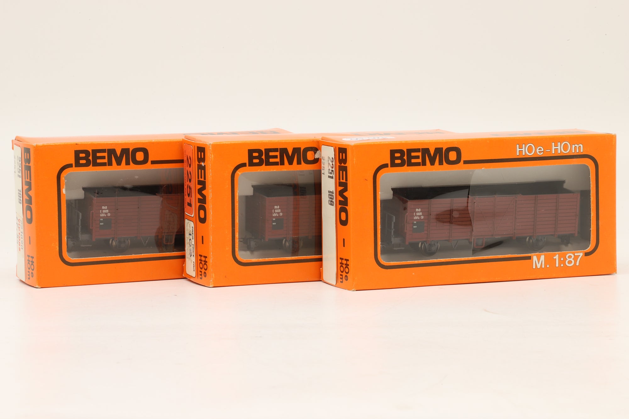 BEMO HOm Rake of 3x RhB Plank Wagons