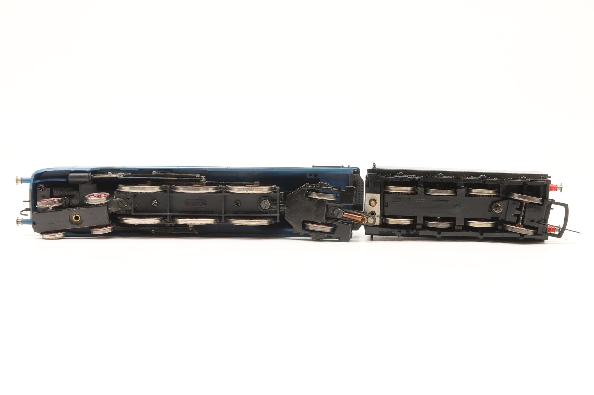 WORKSHOP Hornby OO R2059 Class A4 4468 'Mallard' in LNER Garter Blue – Non-Runner