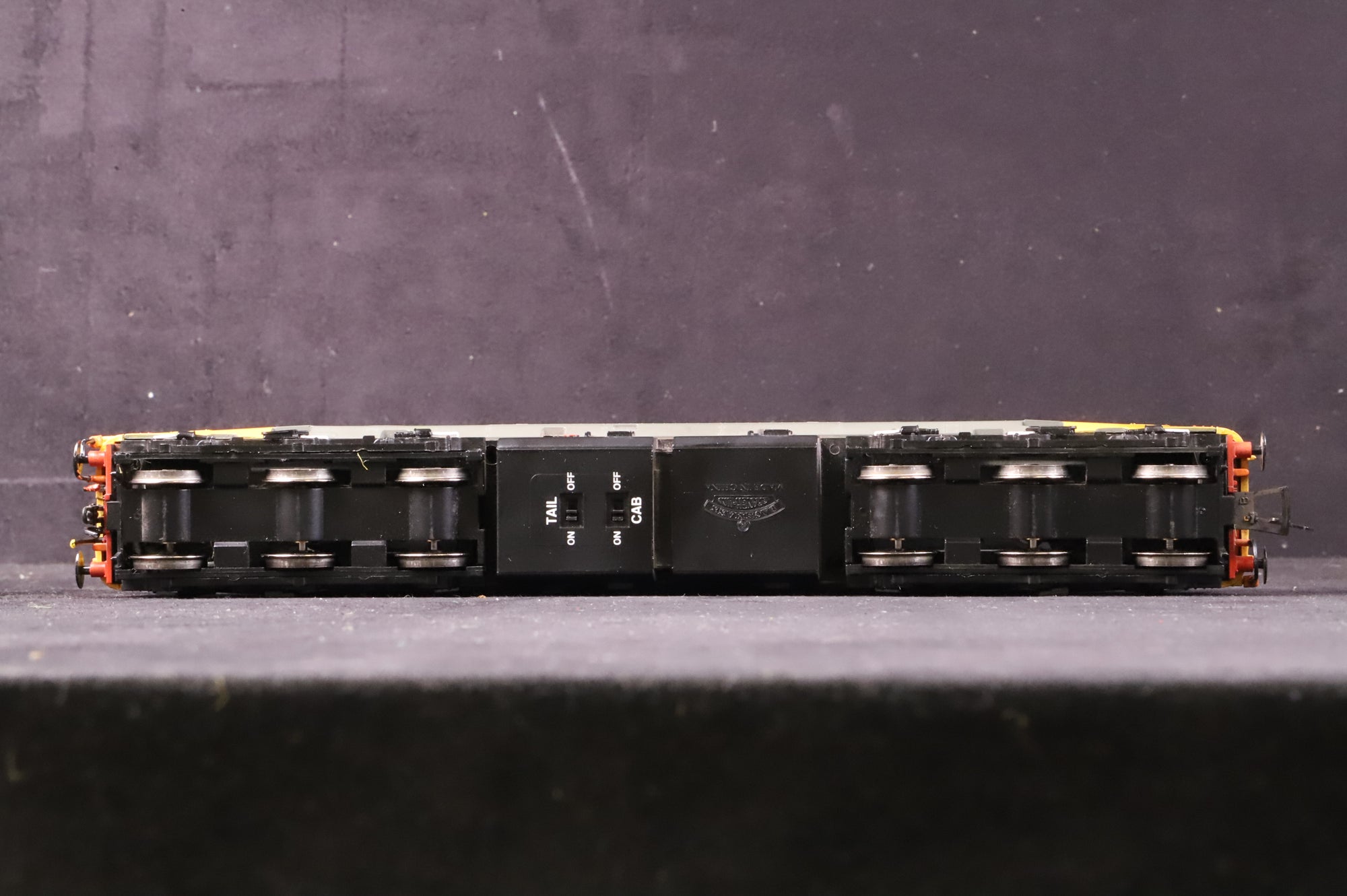 Bachmann OO 32-376DS Class 3737693 in BR Railfreight Grey w/ Large Logo - Weathered