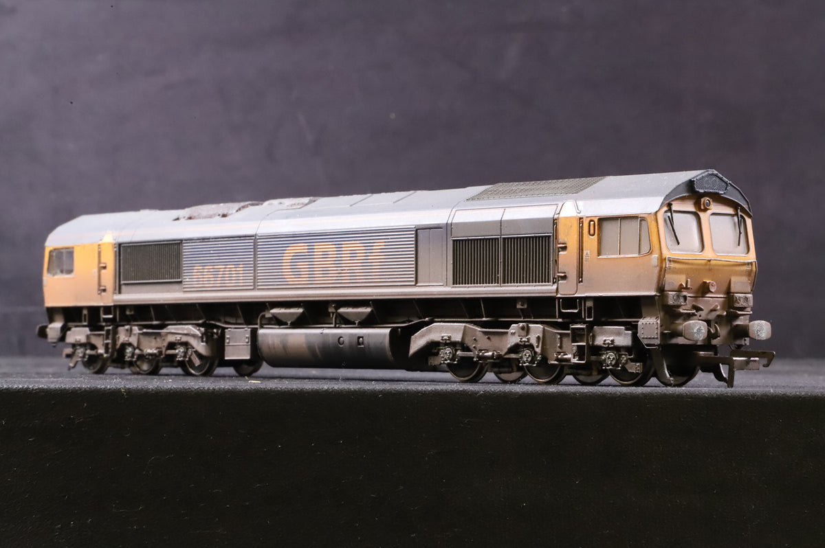 WORKSHOP Bachmann OO 32-727 Class 66 66701 in GBRF Livery - Heavily Weathered