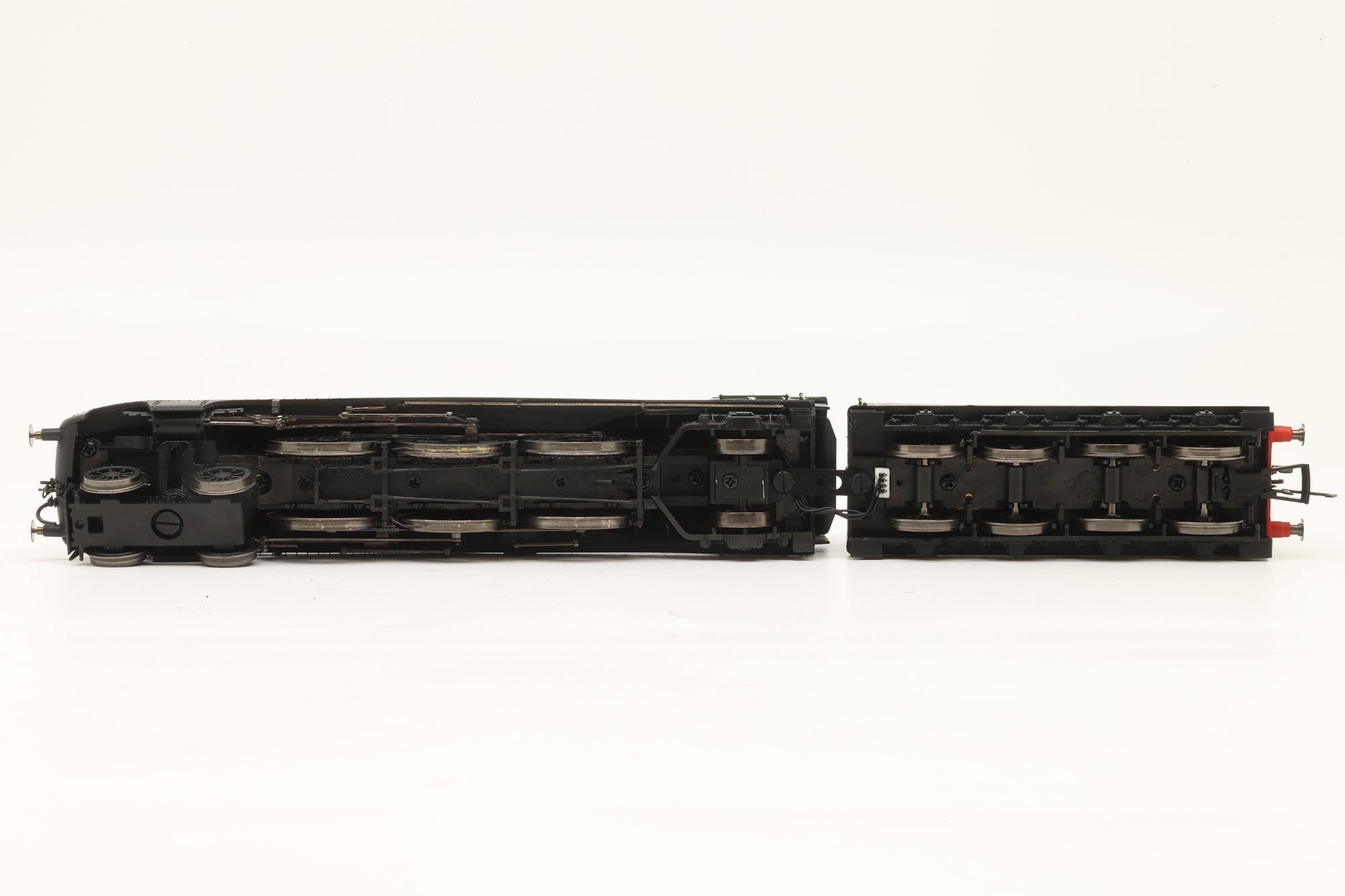 Hornby OO R3522 Class A4 '60026' 'Miles Beevor' BR Lined Green E/C DCC Sound
