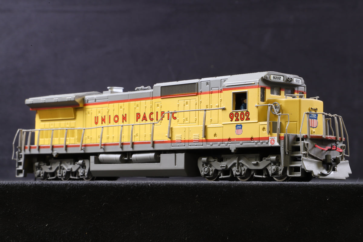 Spectrum HO 85011 GE Dash 8-40C Diesel &#39;9194&#39; Union Pacific