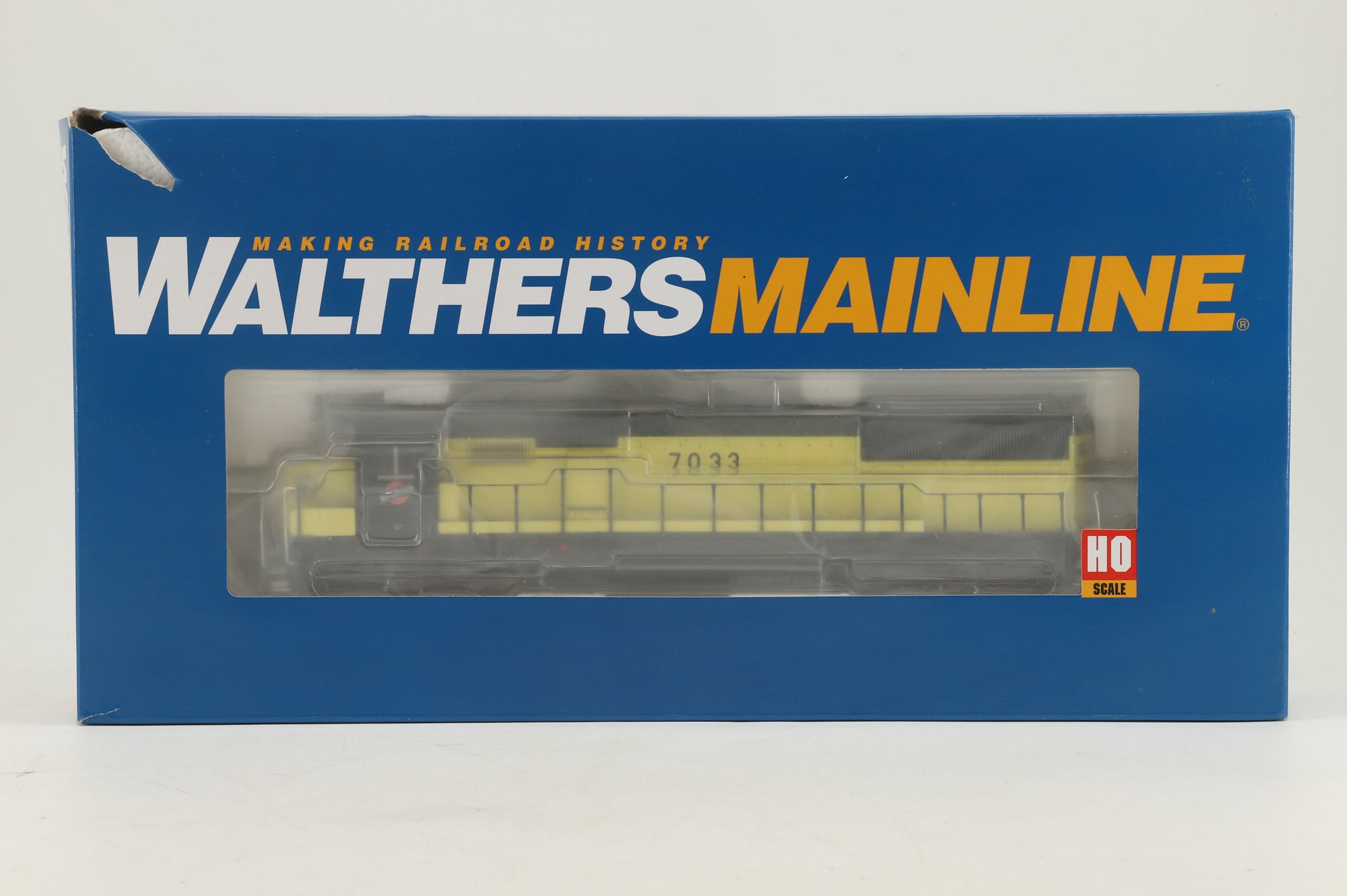 Walthers HO 910-10366 EMD SD50 Diesel Locomotive Chicago & North Western '7033'