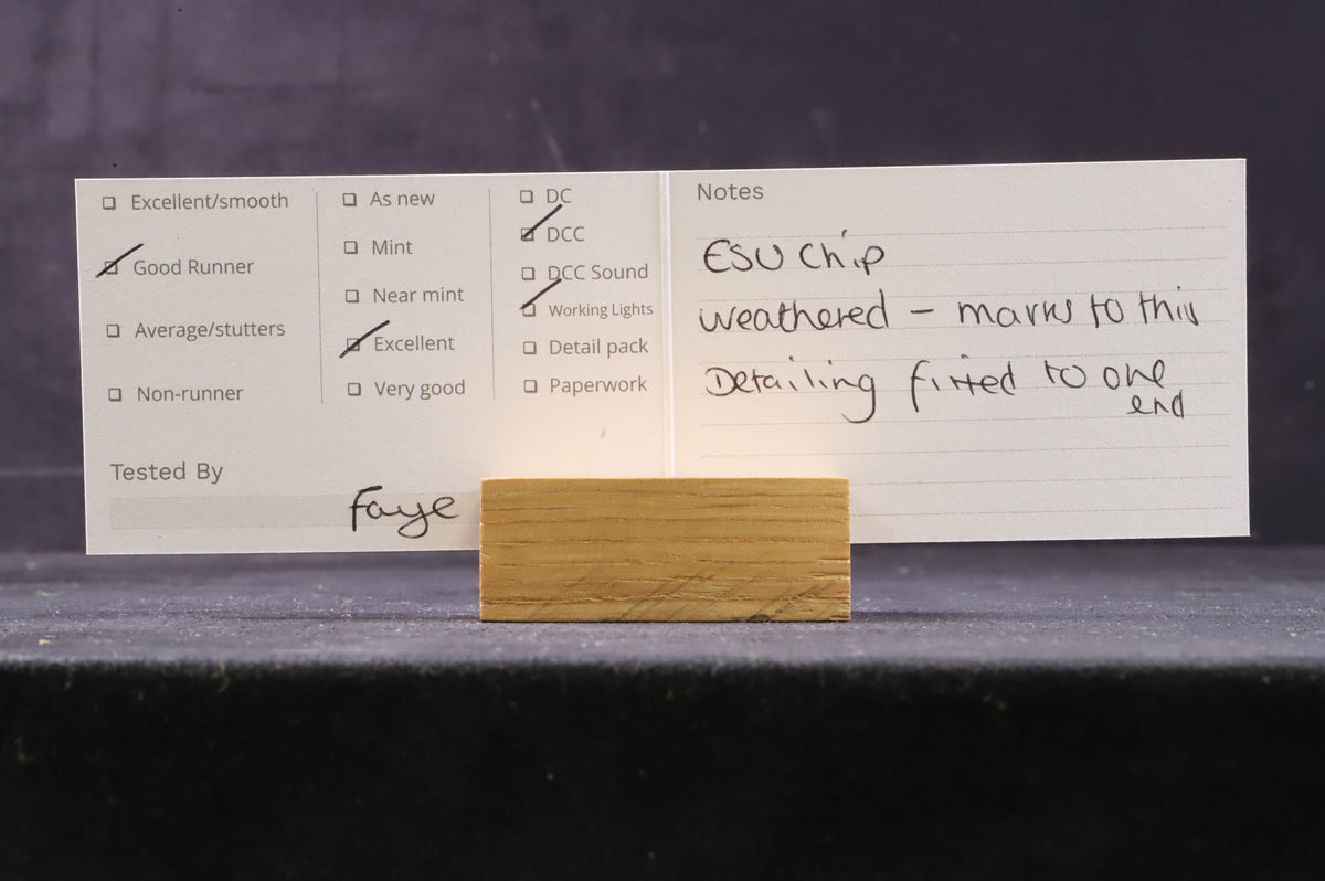 Bachmann OO 32-376DS Class 3737693 in BR Railfreight Grey w/ Large Logo - Weathered