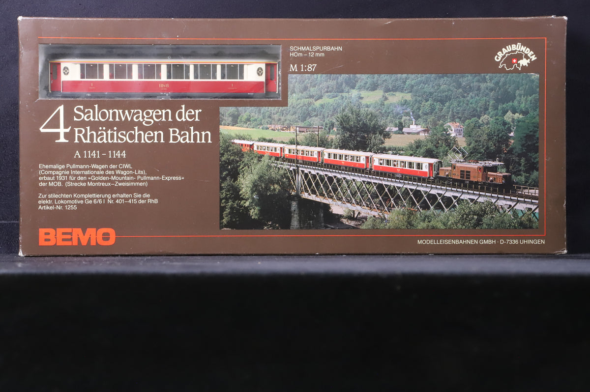 Bemo HOm 3272/S Set of 4  Red &amp; Cream RhB Pullman Passenger Cars
