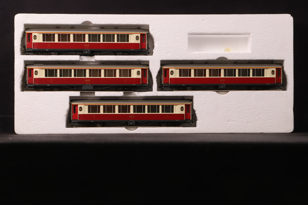 Bemo HOm 3272/S Set of 4  Red &amp; Cream RhB Pullman Passenger Cars