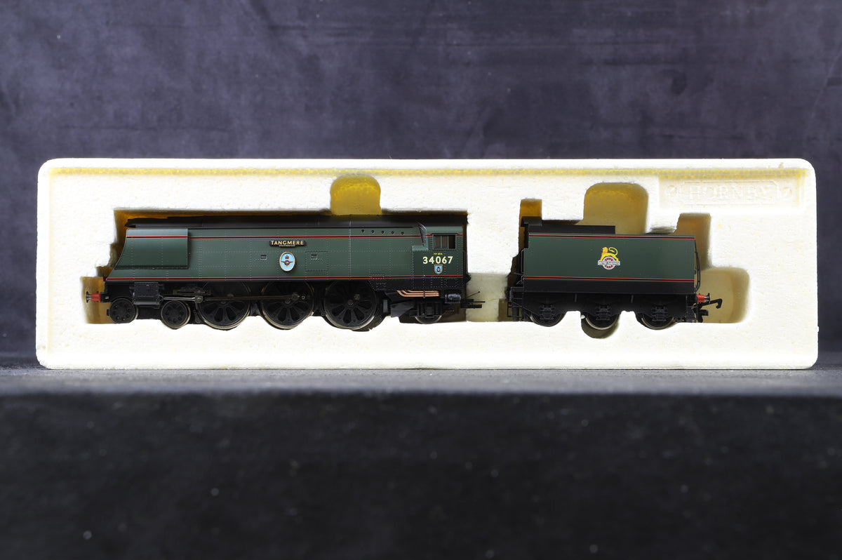 Hornby OO R2221 BR 4-6-2 Battle of Britain Class &#39;34067&#39; &#39;Tangmere&#39; BR Lined Green E/C