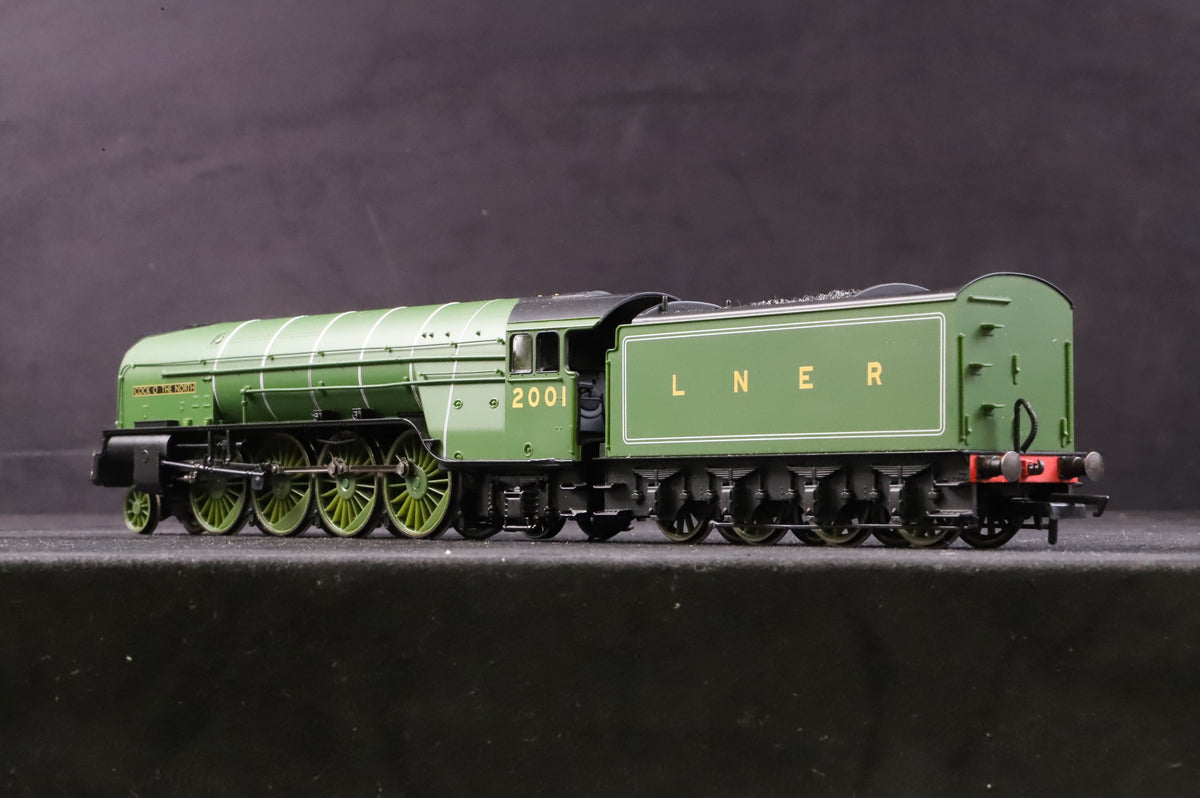 Hornby OO R3171 P2 2001 &#39;Cock O The North&#39; in LNER Apple Green