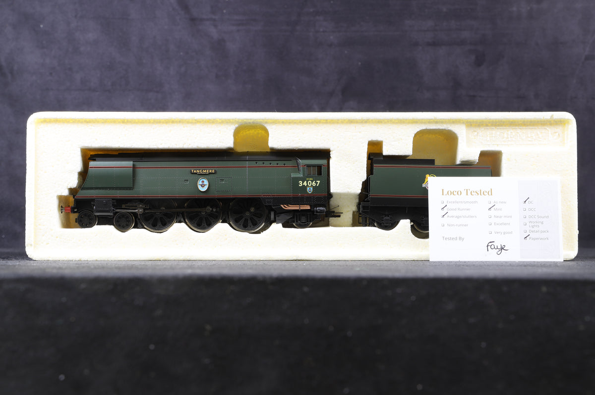 Hornby OO R2221 BR 4-6-2 Battle of Britain Class &#39;34067&#39; &#39;Tangmere&#39; BR Lined Green E/C