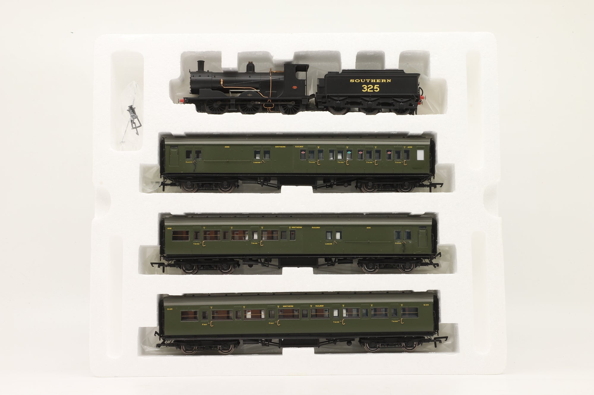 Hornby OO R3302 1940:'Return from Dunkirk' Train Pack Limited Edition 672/1000