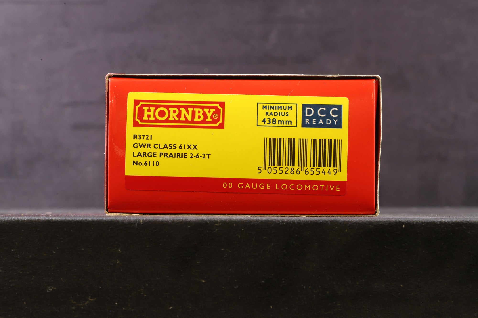 Hornby OO R3721 Class 61XX 'Large Prairie' 6110 in GWR Green