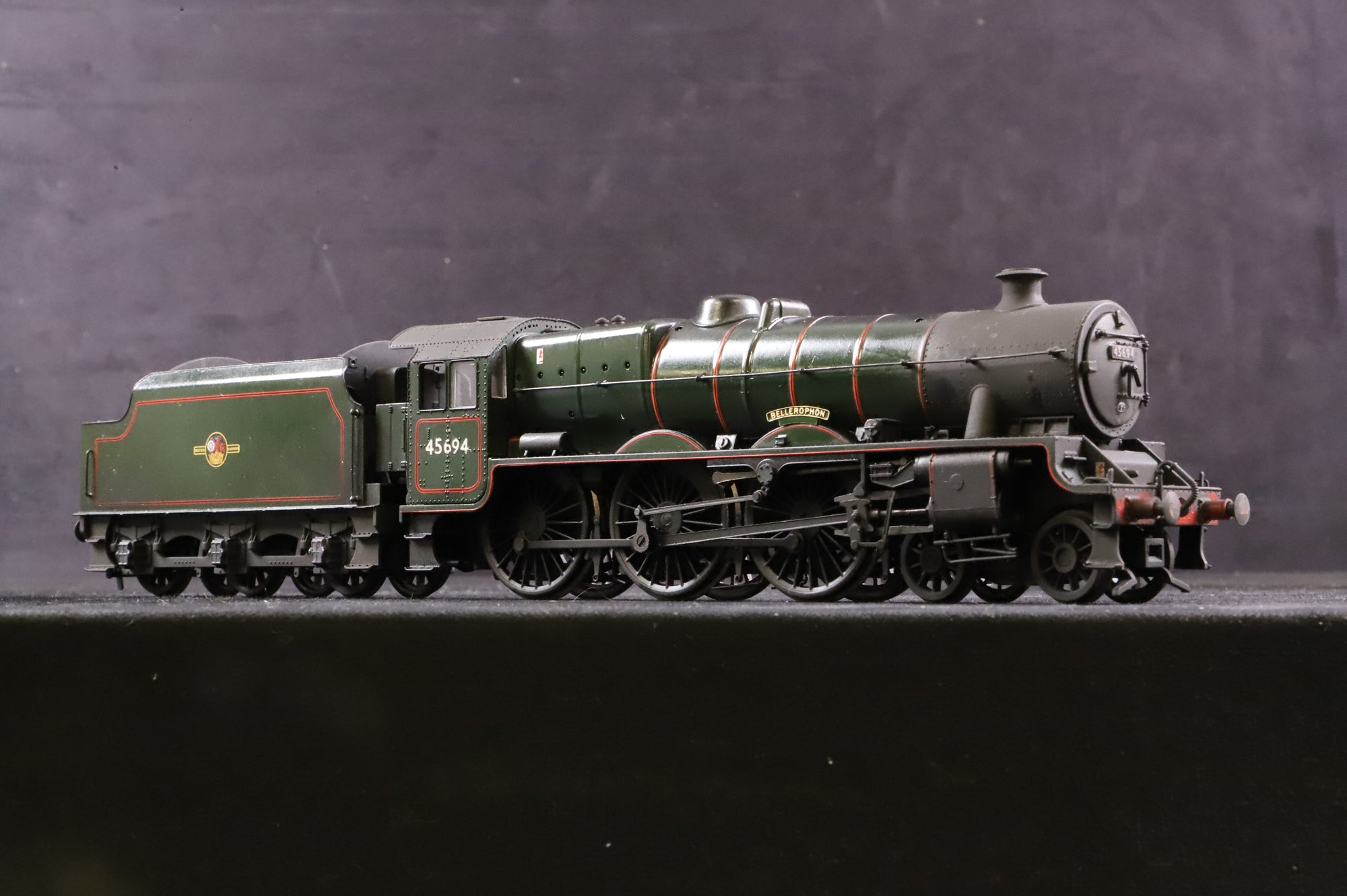 Bachmann OO 31-176DC Jubilee Class '45694' 'Bellerophon' BR Green L/C Renamed & Weathered DCC Removed