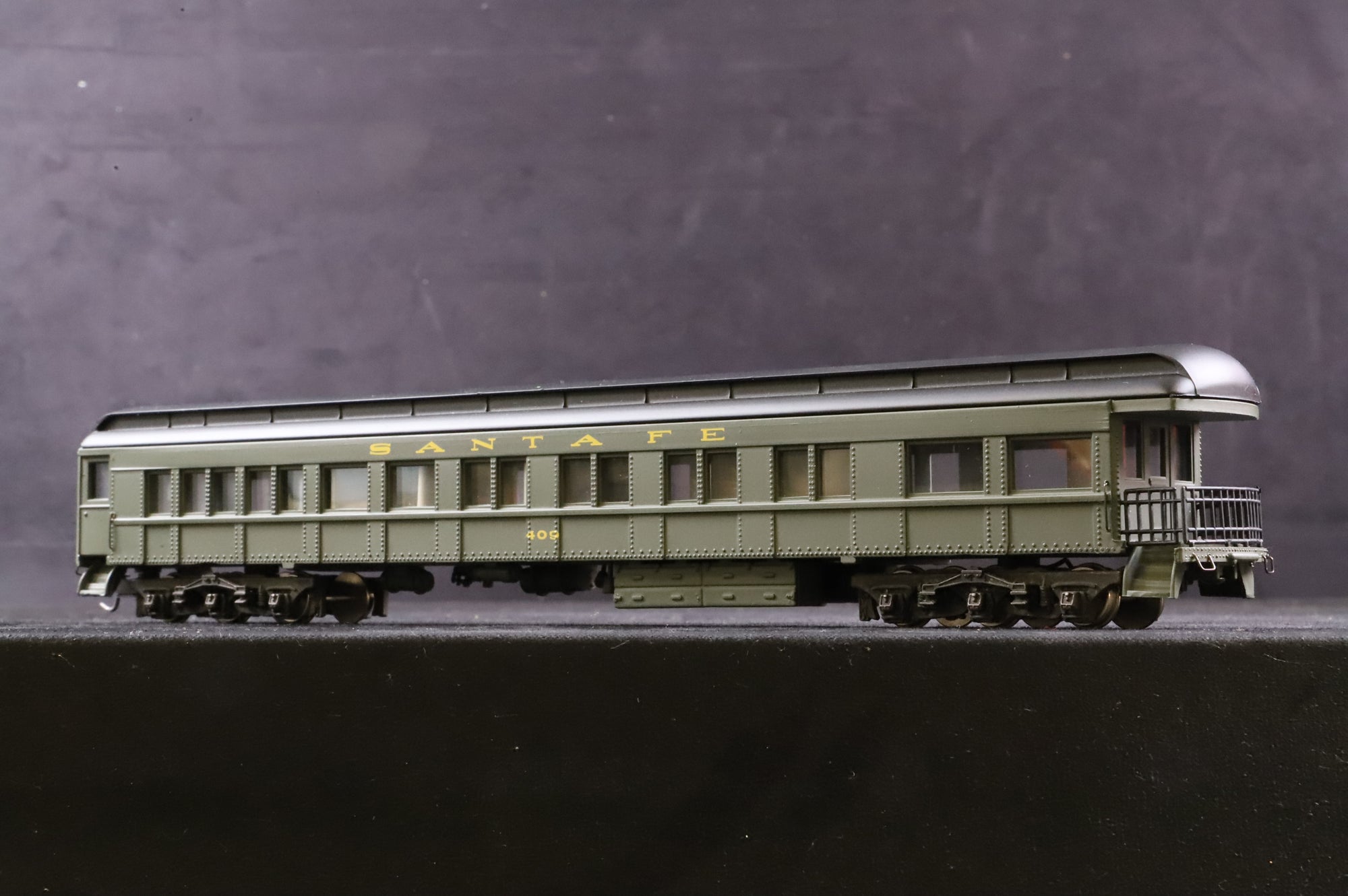 Spectrum HO 89141/4/5/6 Rake of 4 Heavyweight Coaches in Santa Fe Olive