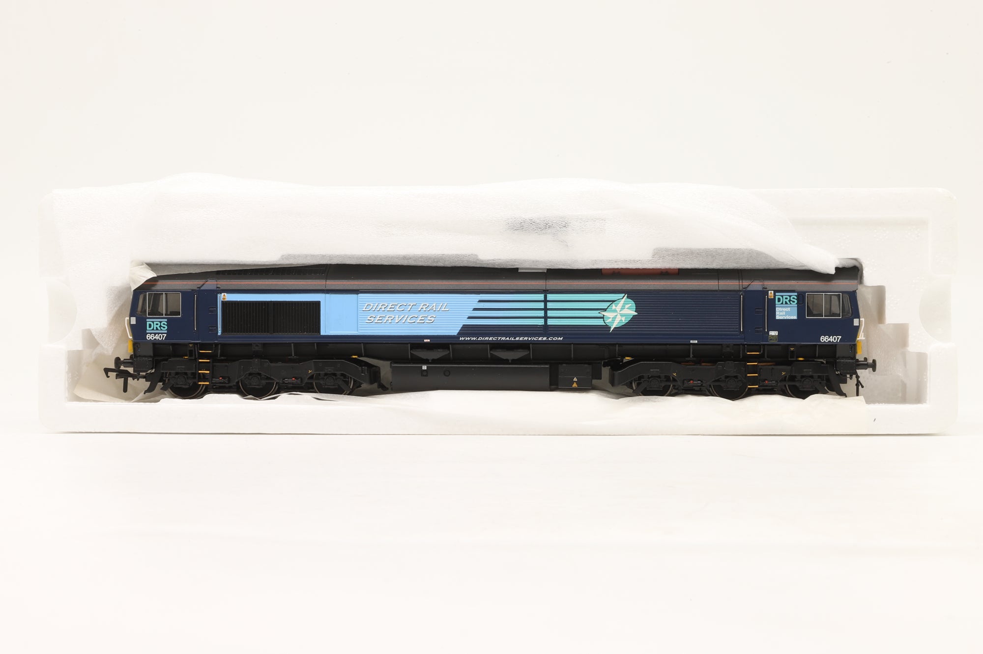 Bachmann OO 32-731 Class 66 66407 in DRS Livery